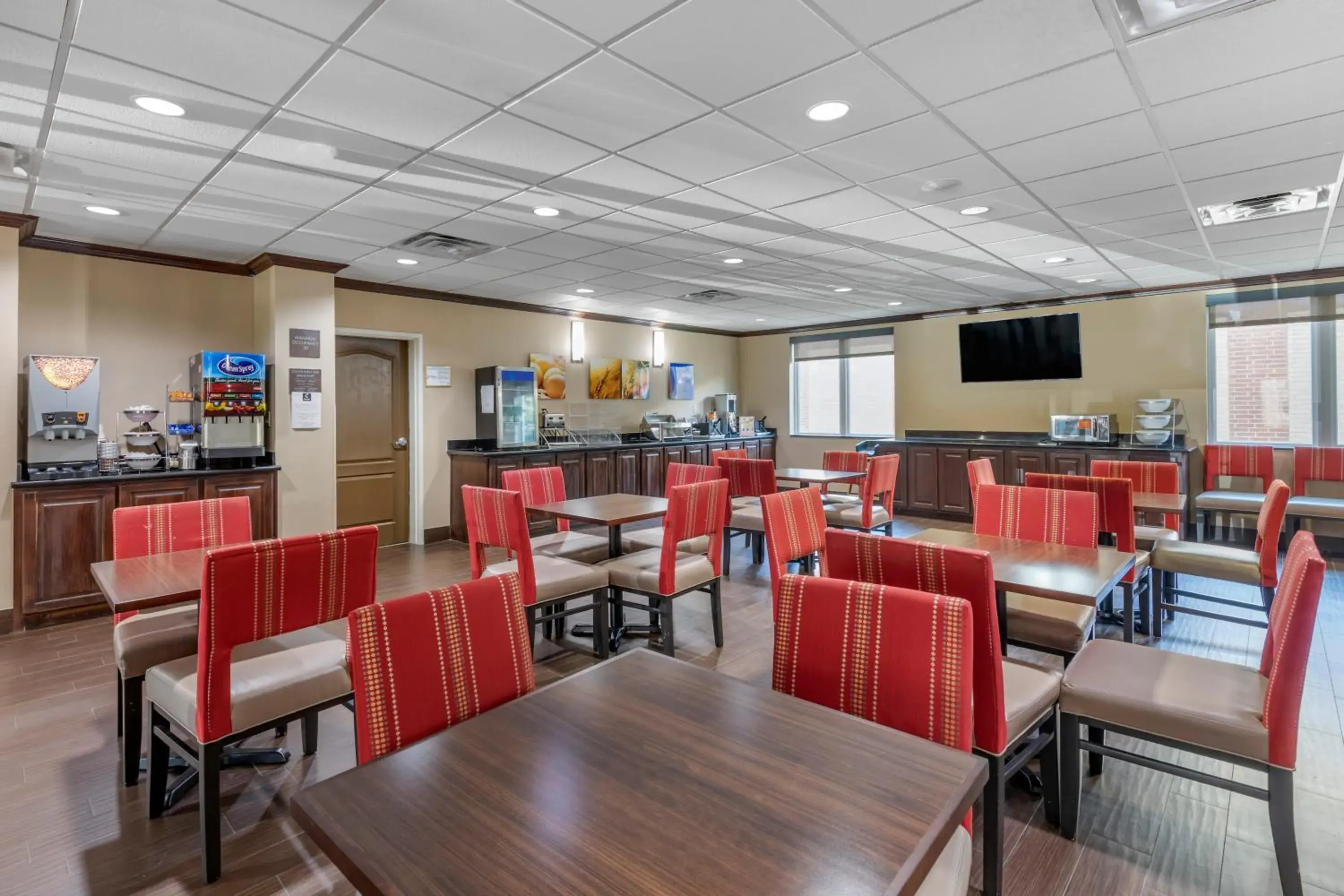 Breakfast in Comfort Suites Plano - Dallas North Breakfast in Comfort Suites Plano - Dallas North