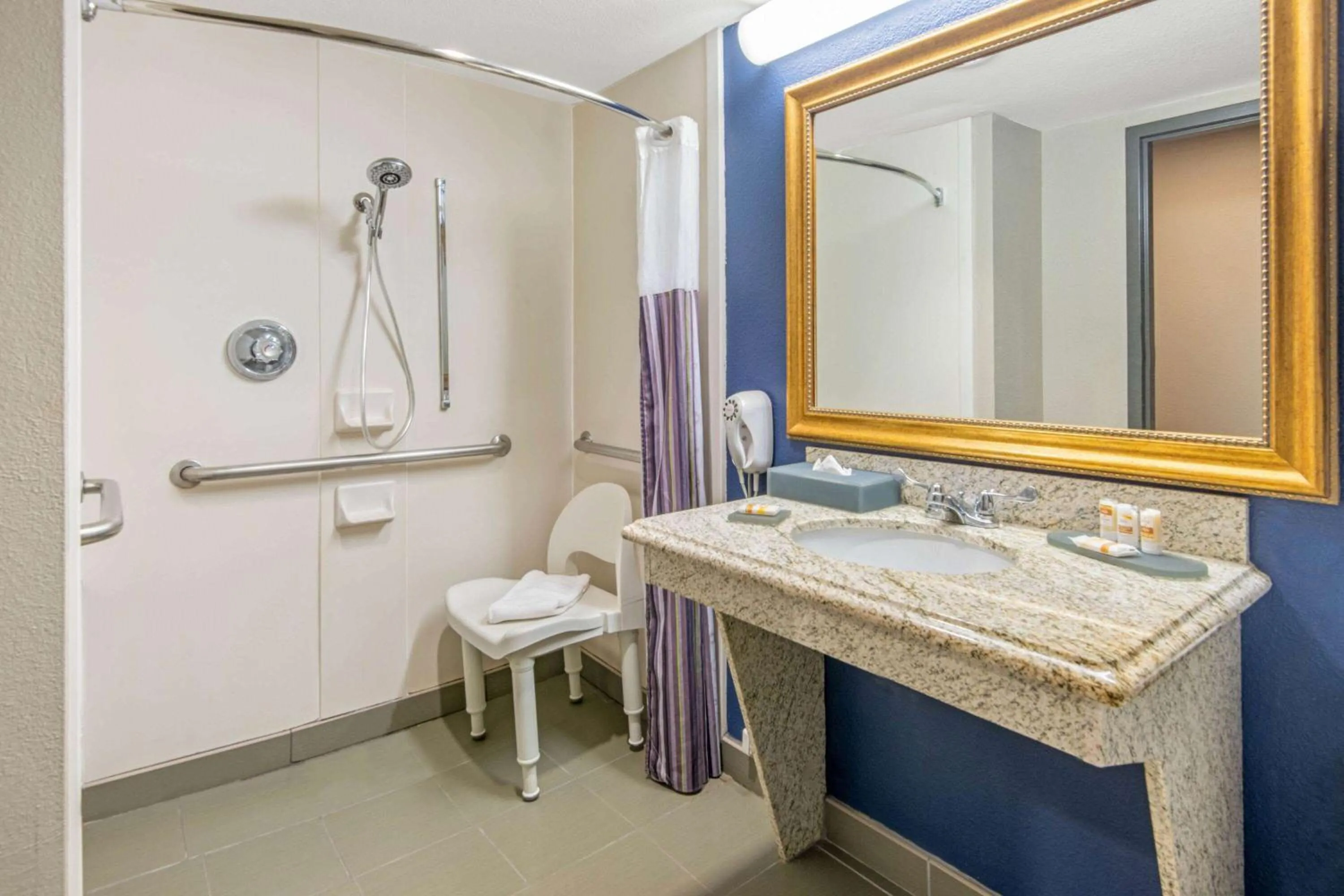 Shower in La Quinta by Wyndham Denison - North Lake Texoma