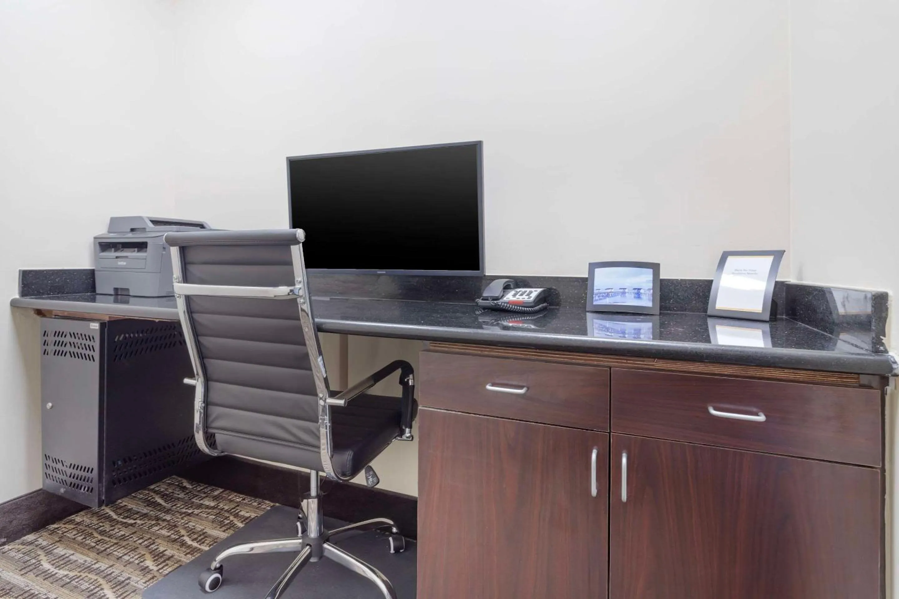 Business facilities in Comfort Inn by Choice Hotels Orange, TX