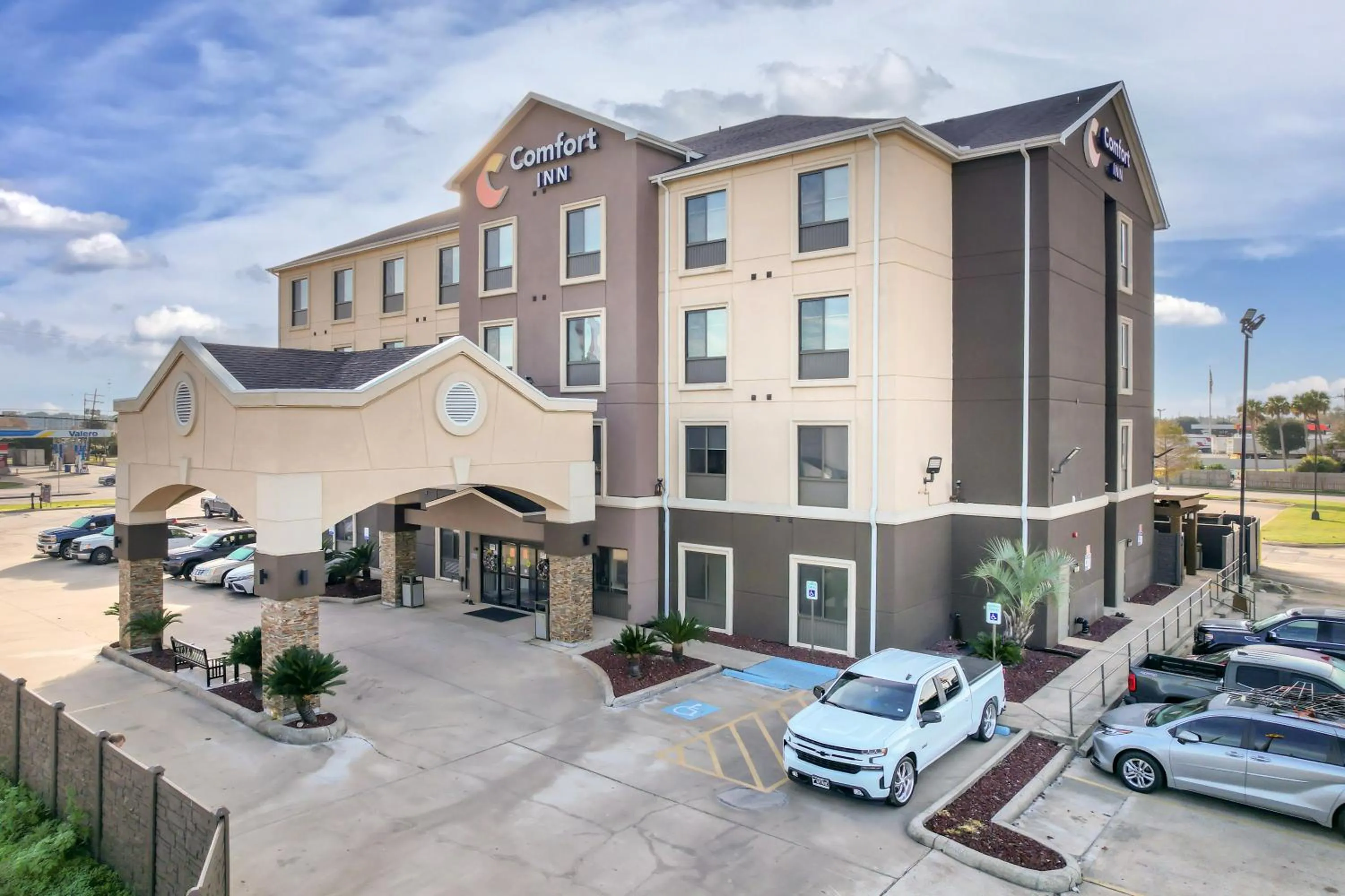 Property building in Comfort Inn by Choice Hotels Orange, TX