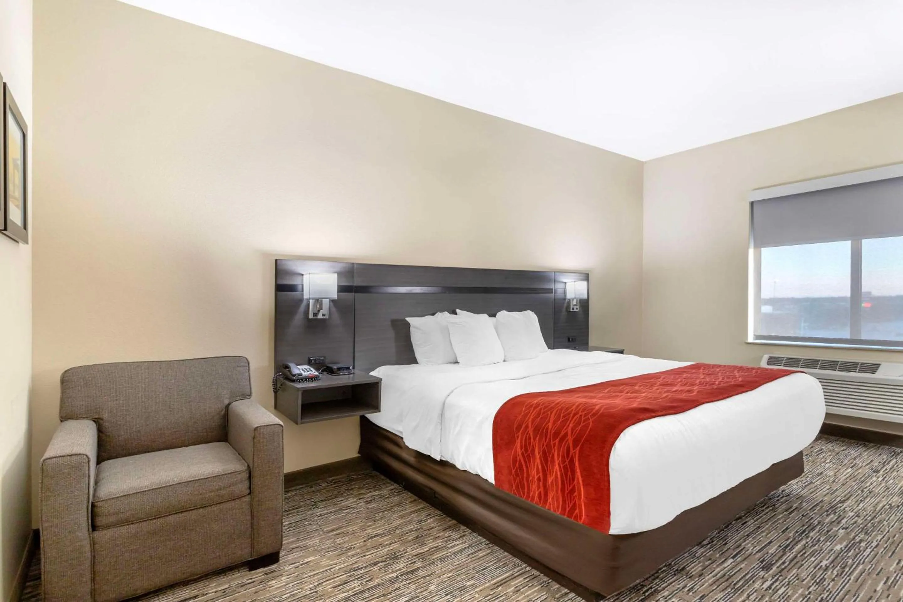 Bedroom, Bed in Comfort Inn by Choice Hotels Orange, TX