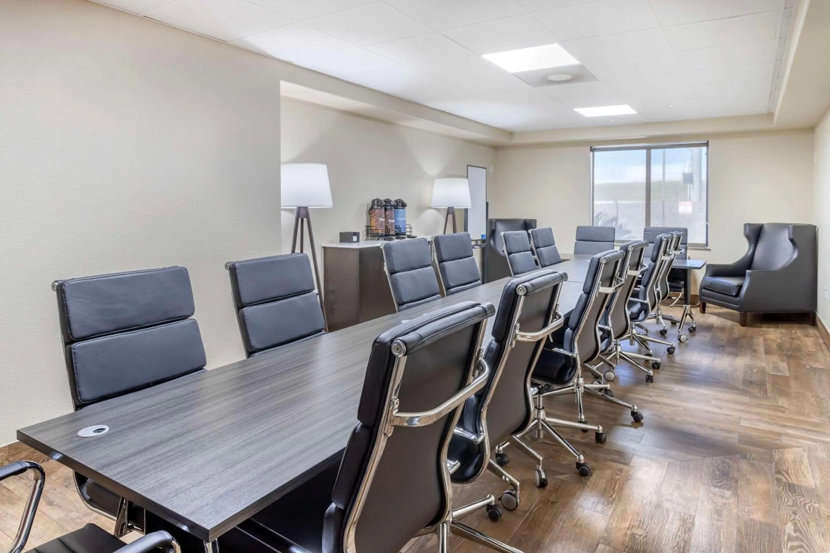 Meeting/conference room in Comfort Inn by Choice Hotels Orange, TX