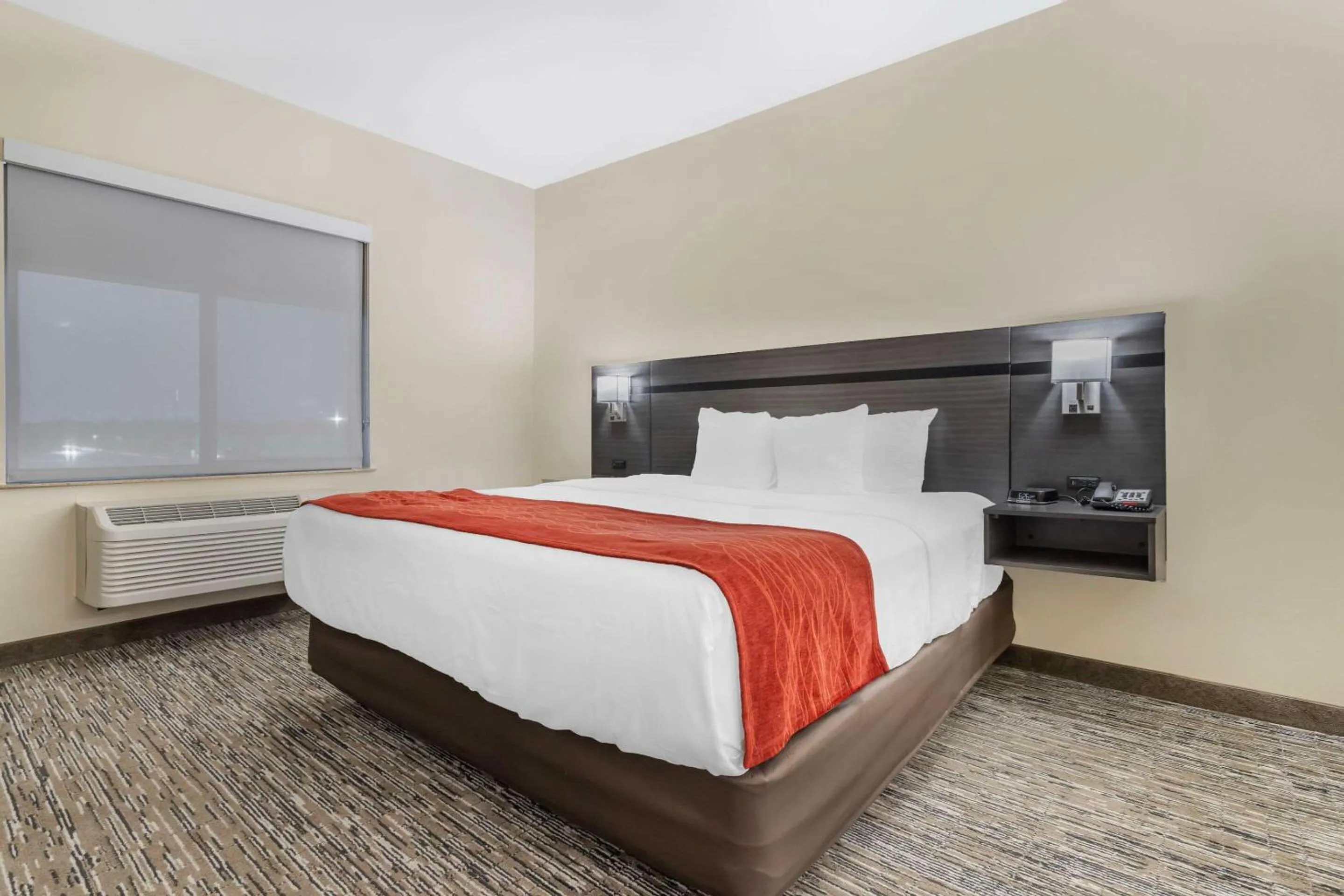 Bedroom, Bed in Comfort Inn by Choice Hotels Orange, TX