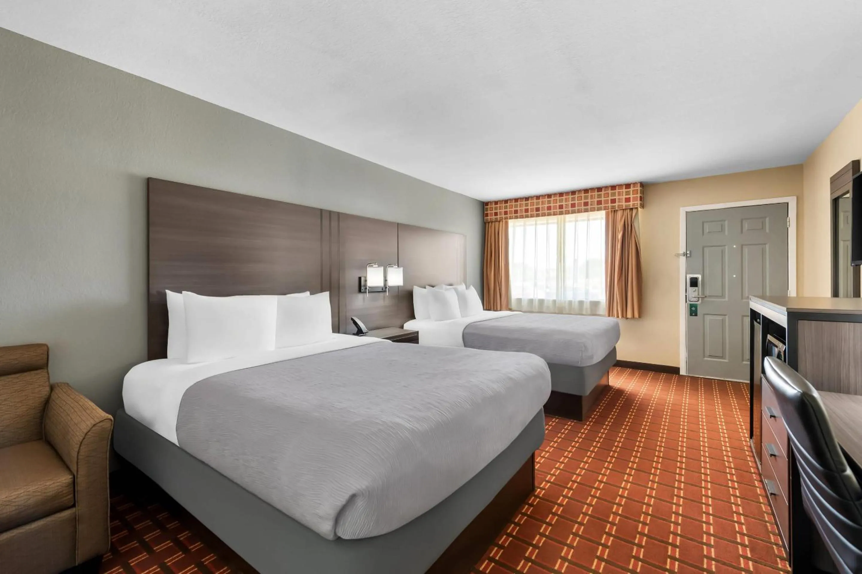 Bedroom, Bed in Quality Inn Marshall