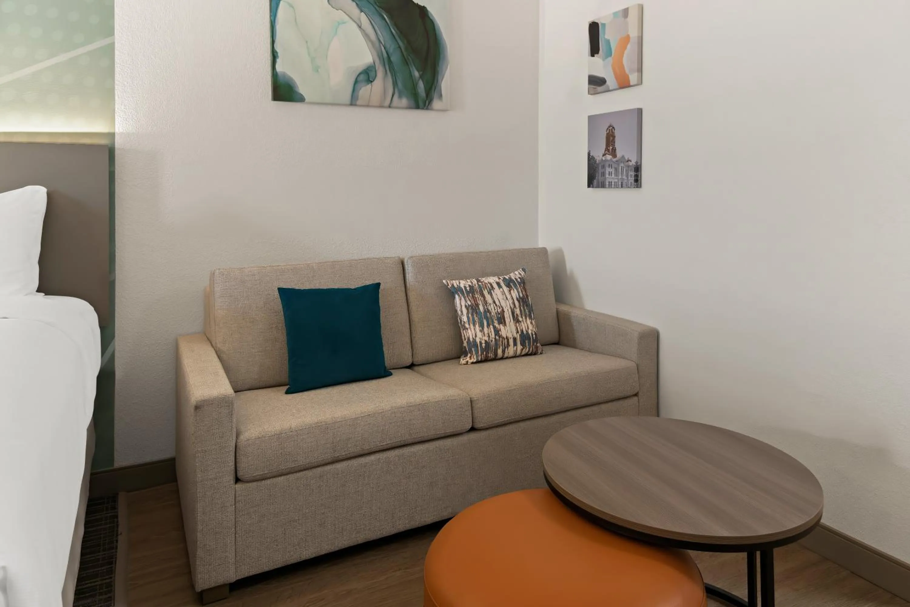 Seating area in Comfort Suites