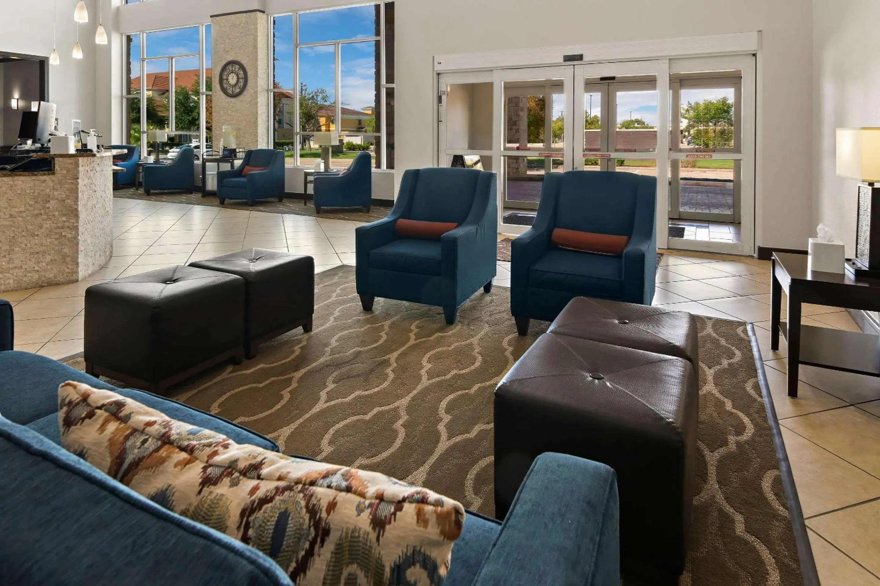Lobby or reception in Comfort Suites