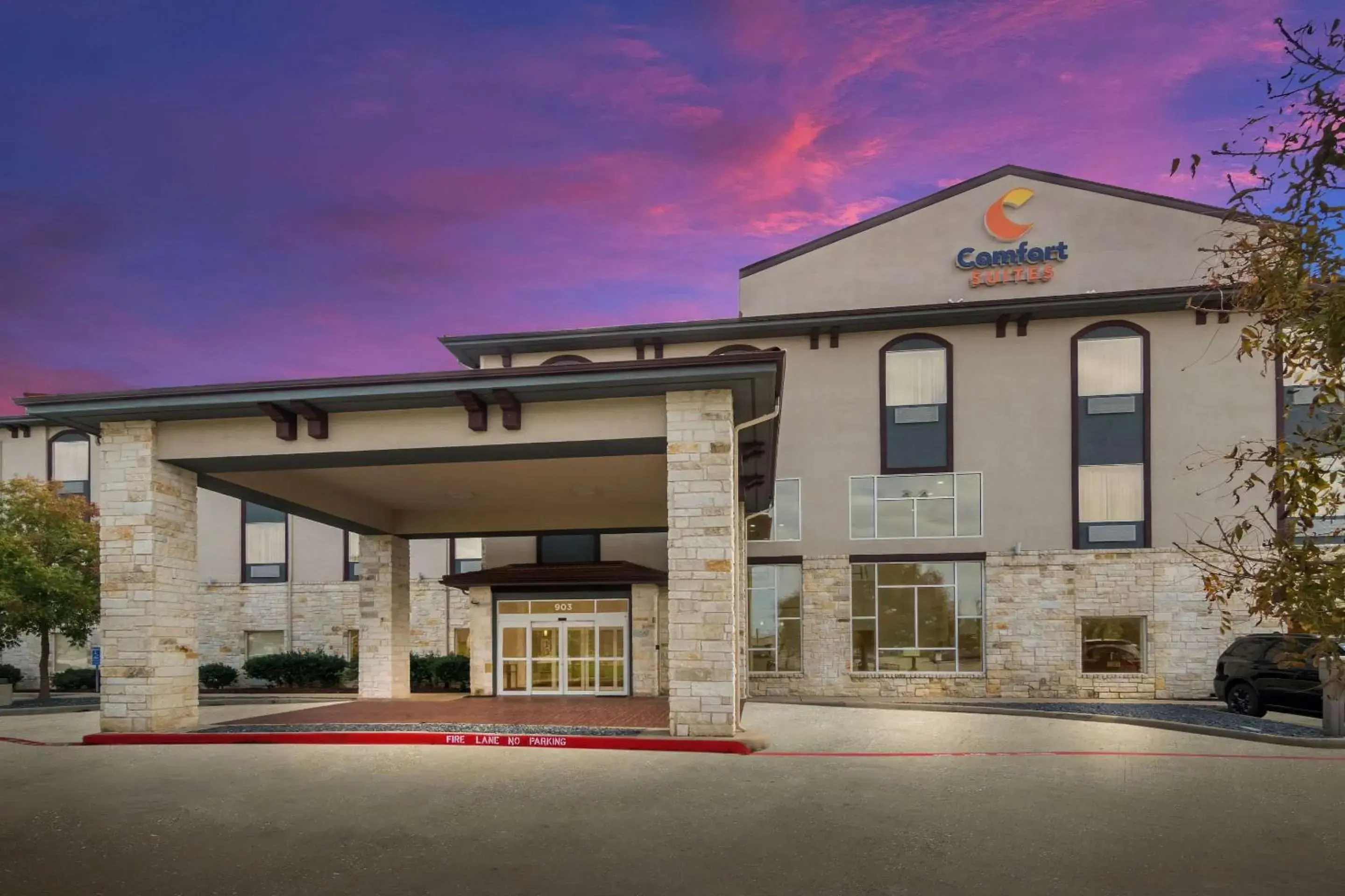 Property building in Comfort Suites Granbury Property building in Comfort Suites Granbury