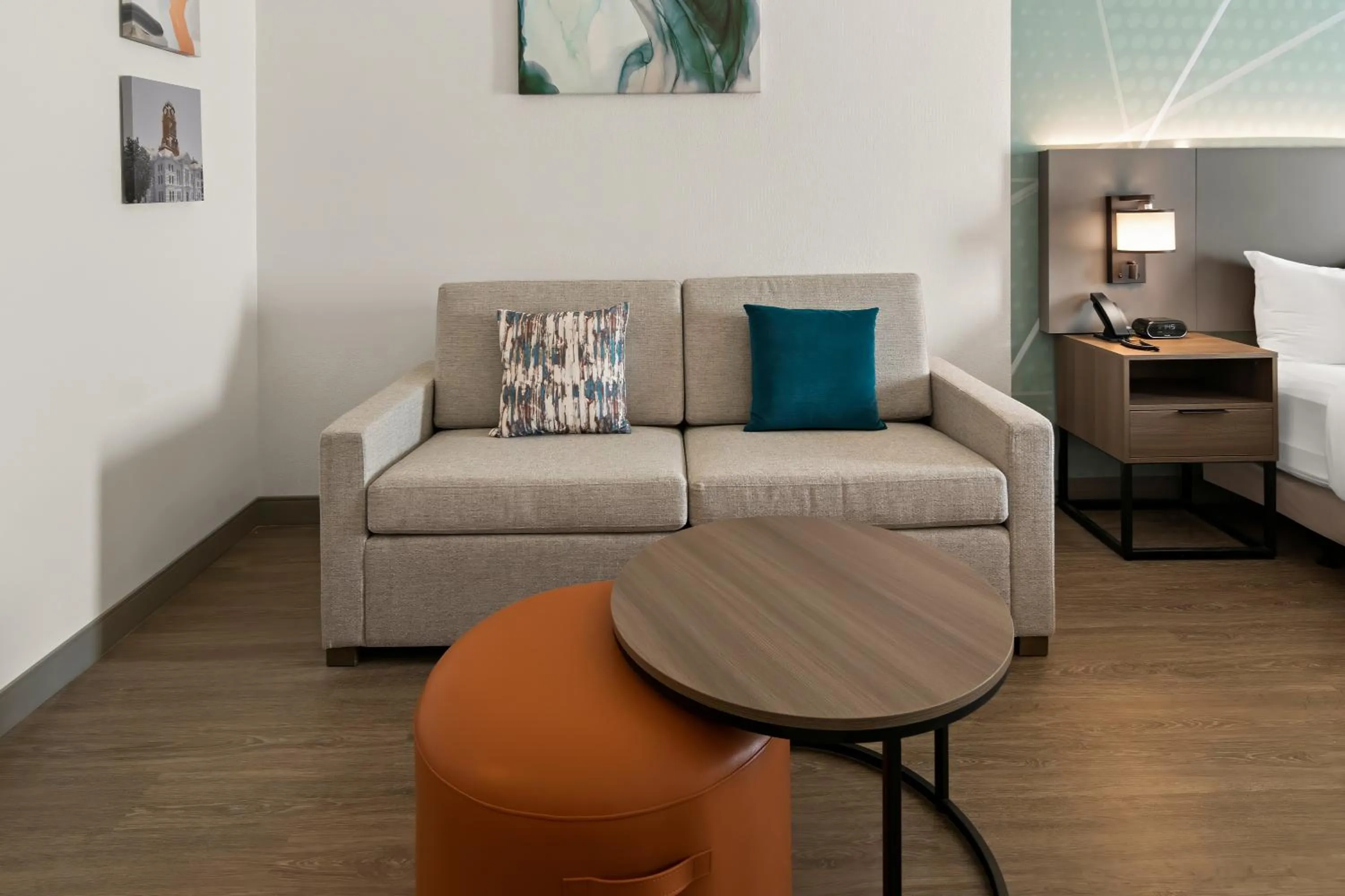 Living room in Comfort Suites