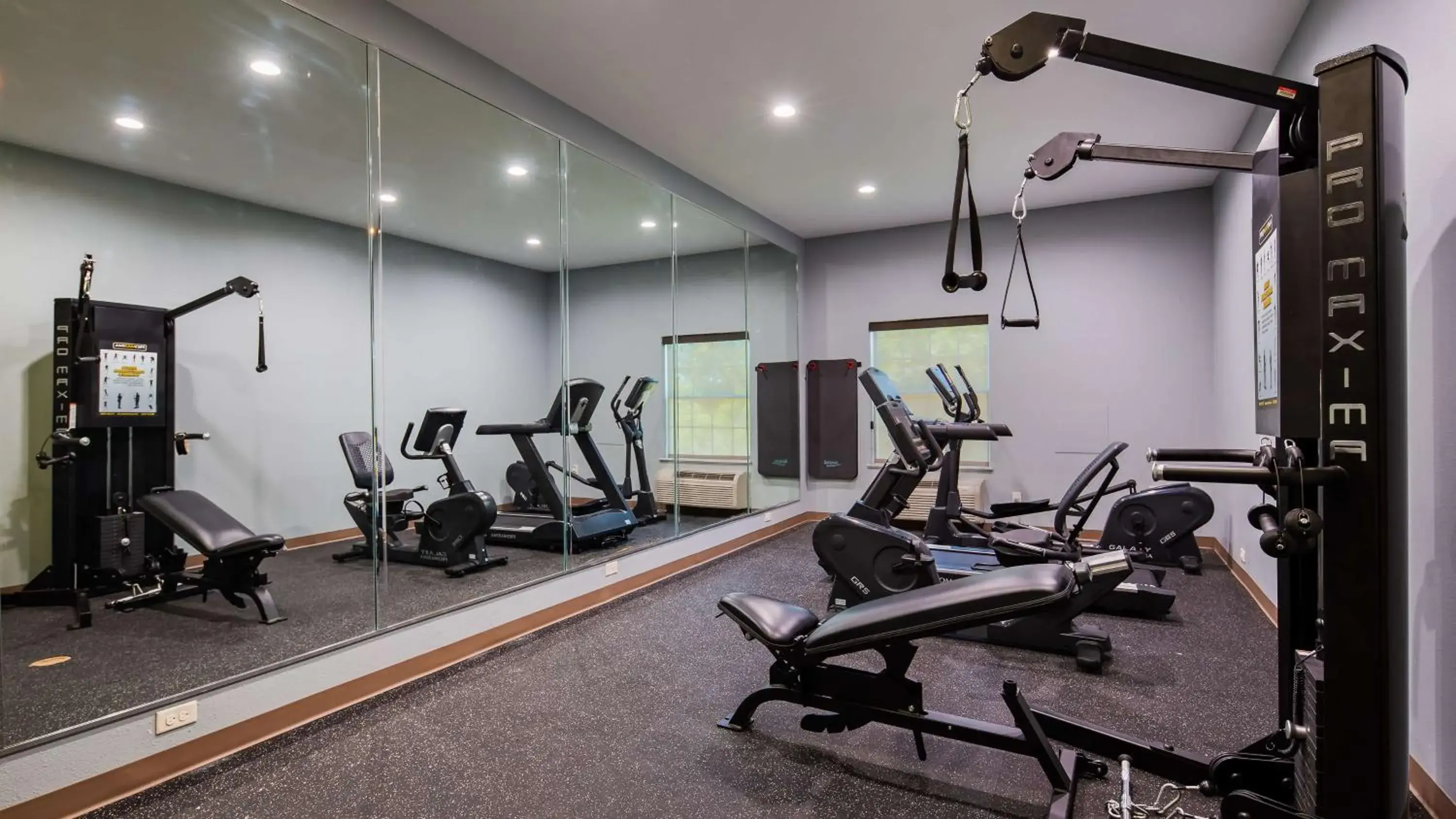 Fitness centre/facilities in Best Western Ingleside Inn & Suites Fitness centre/facilities in Best Western Ingleside Inn & Suites