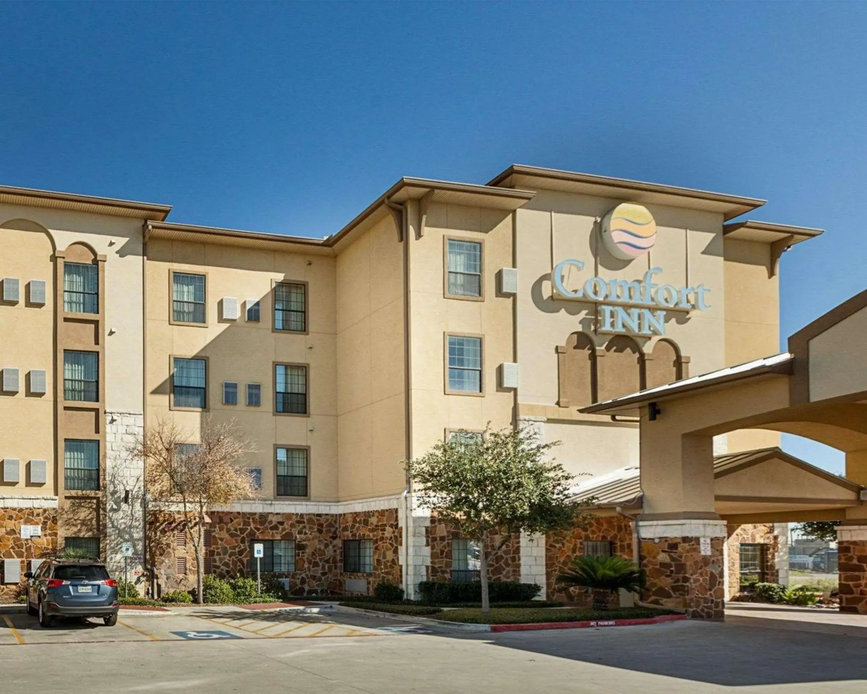 Property Building in Comfort Inn near Seaworld - Lackland AFB Property Building in Comfort Inn near Seaworld - Lackland AFB