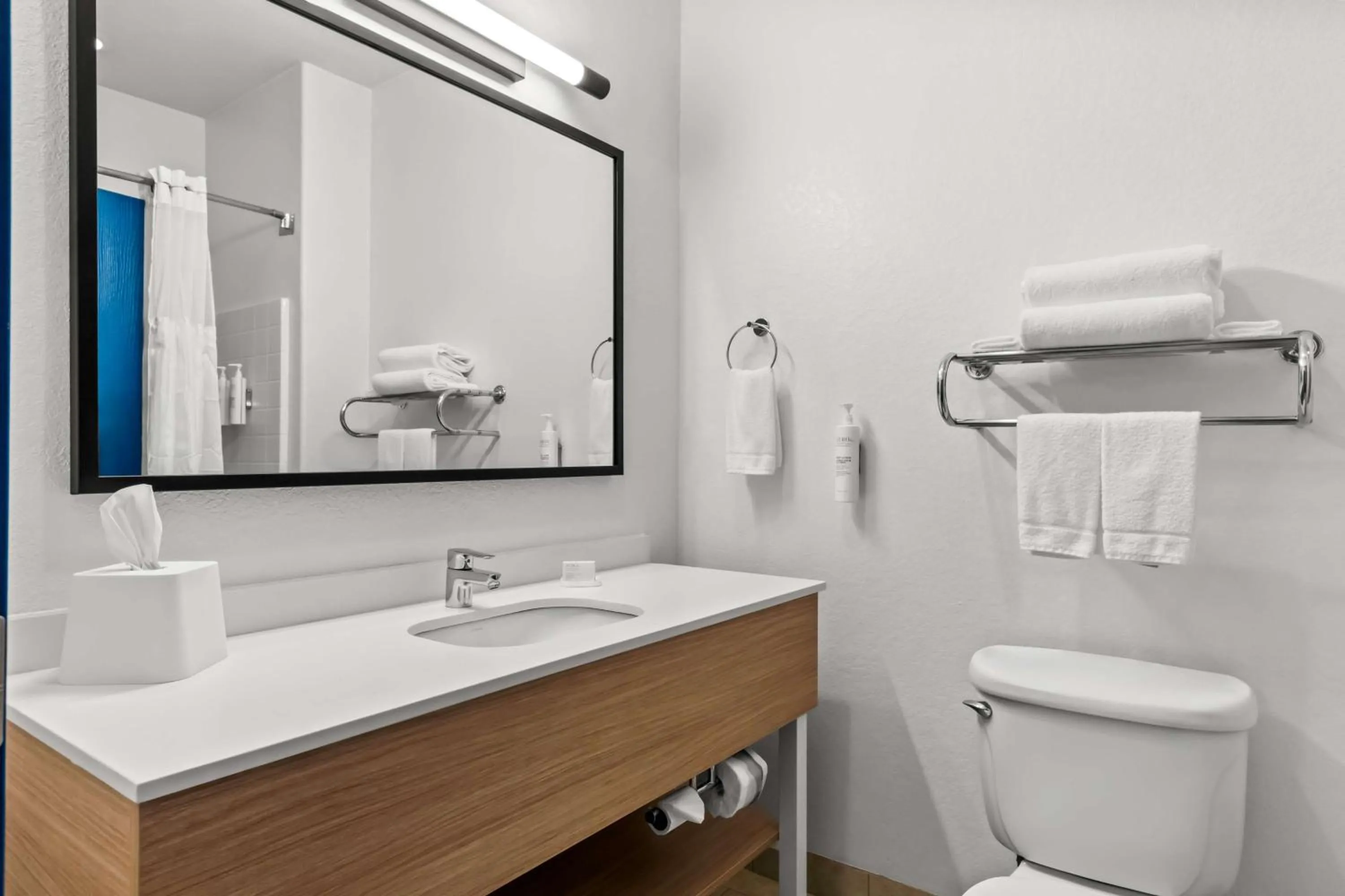 Bathroom in Spark By Hilton San Antonio Near Seaworld