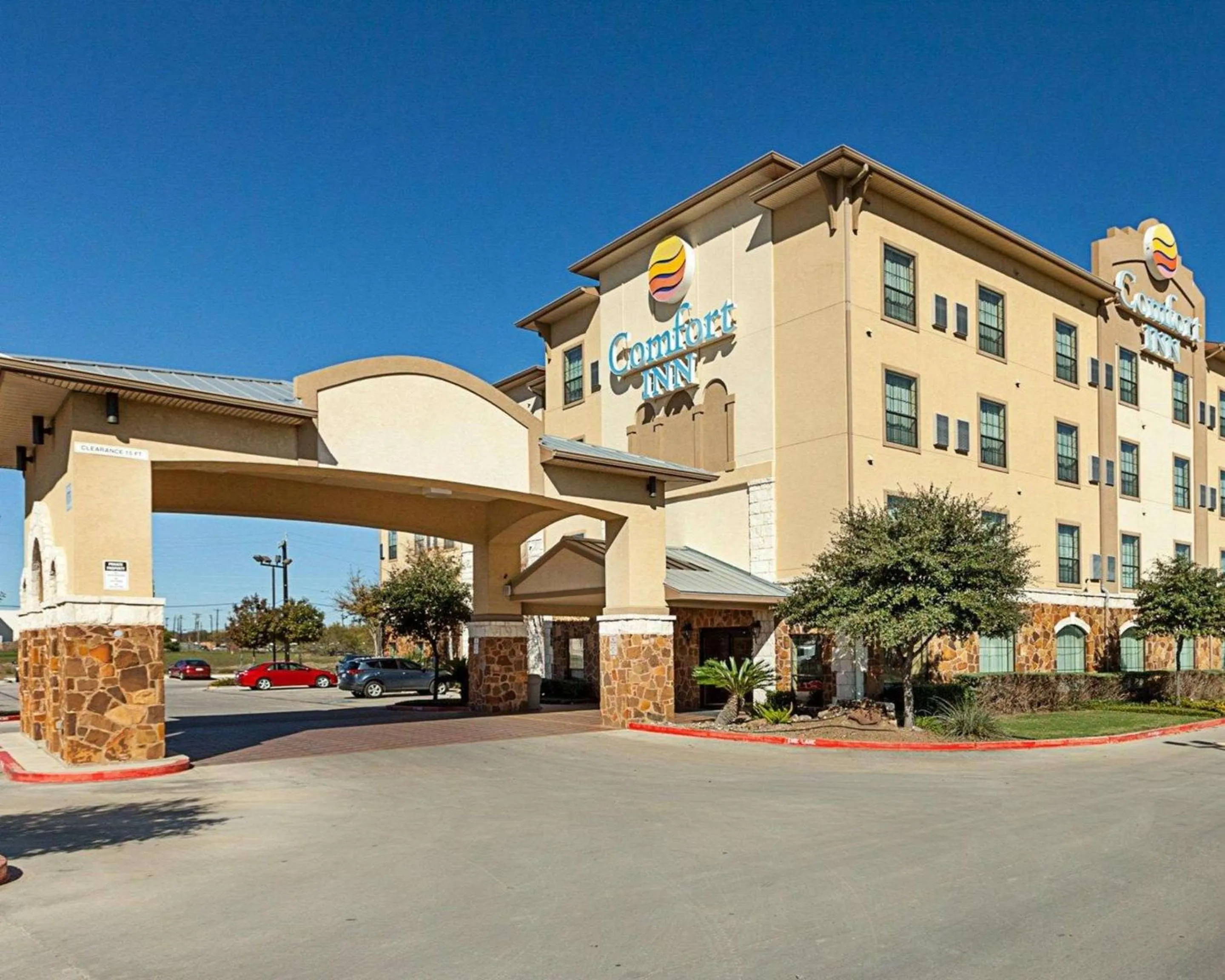 Property Building in Comfort Inn near Seaworld - Lackland AFB