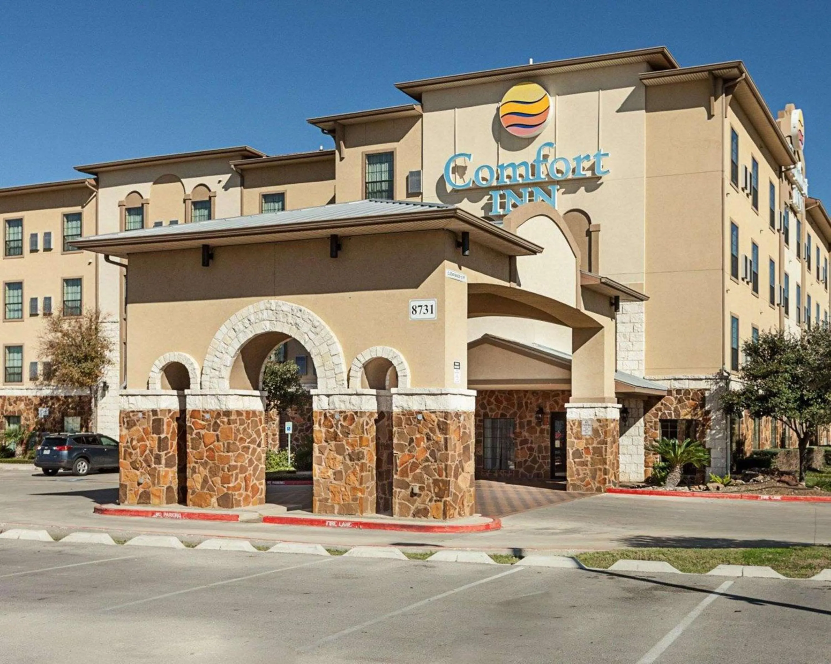 Property building in Comfort Inn near Seaworld - Lackland AFB