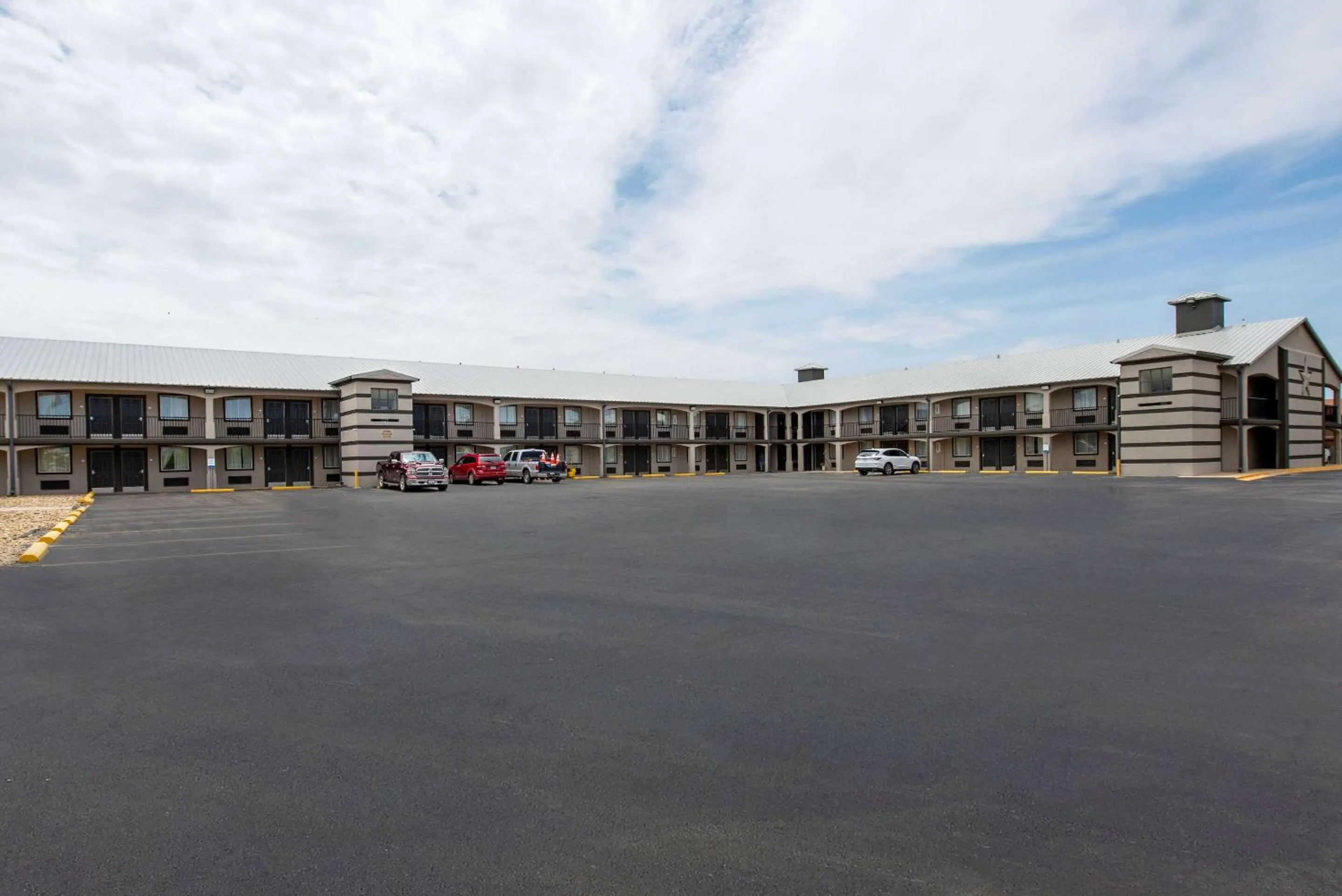 Property Building in Quality Inn & Suites Big Spring