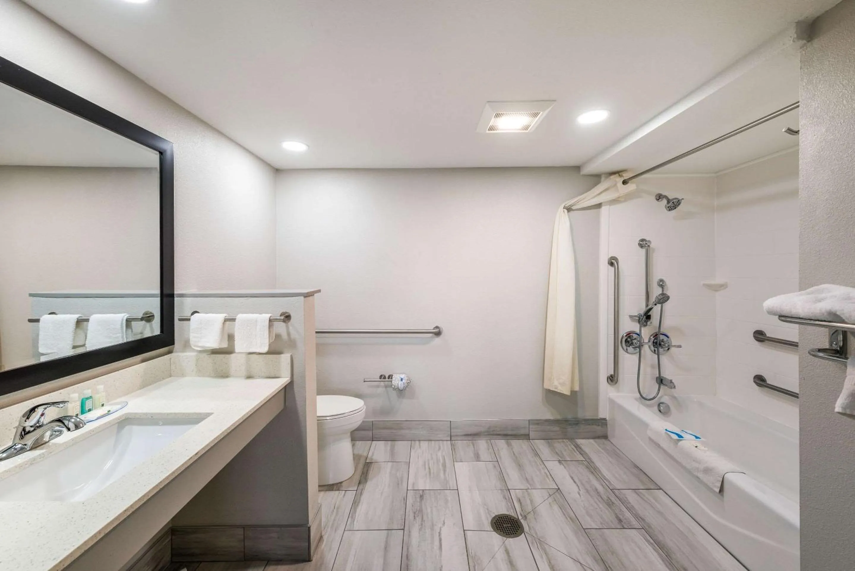 Bathroom in Quality Inn & Suites Big Spring