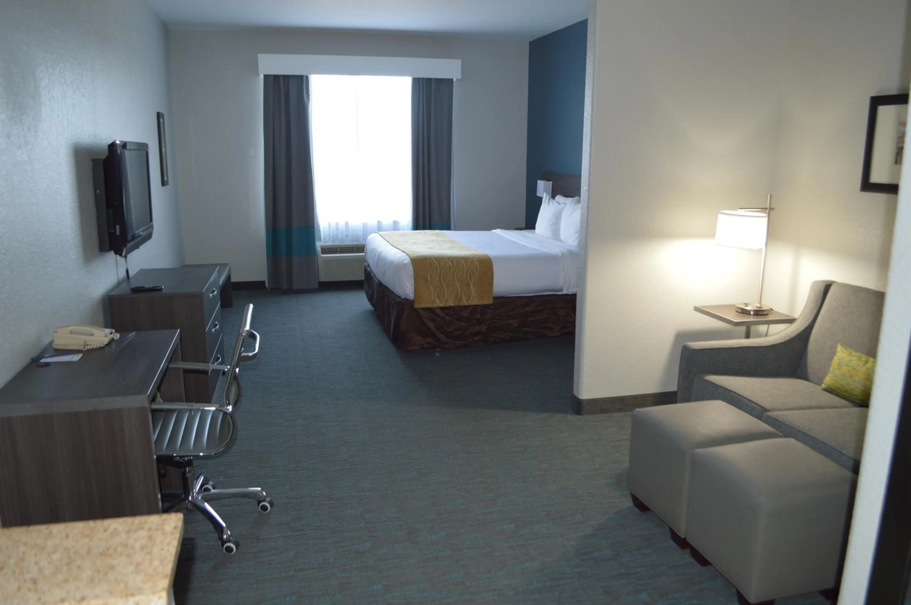 Bed in Comfort Inn & Suites Selma near Randolph AFB