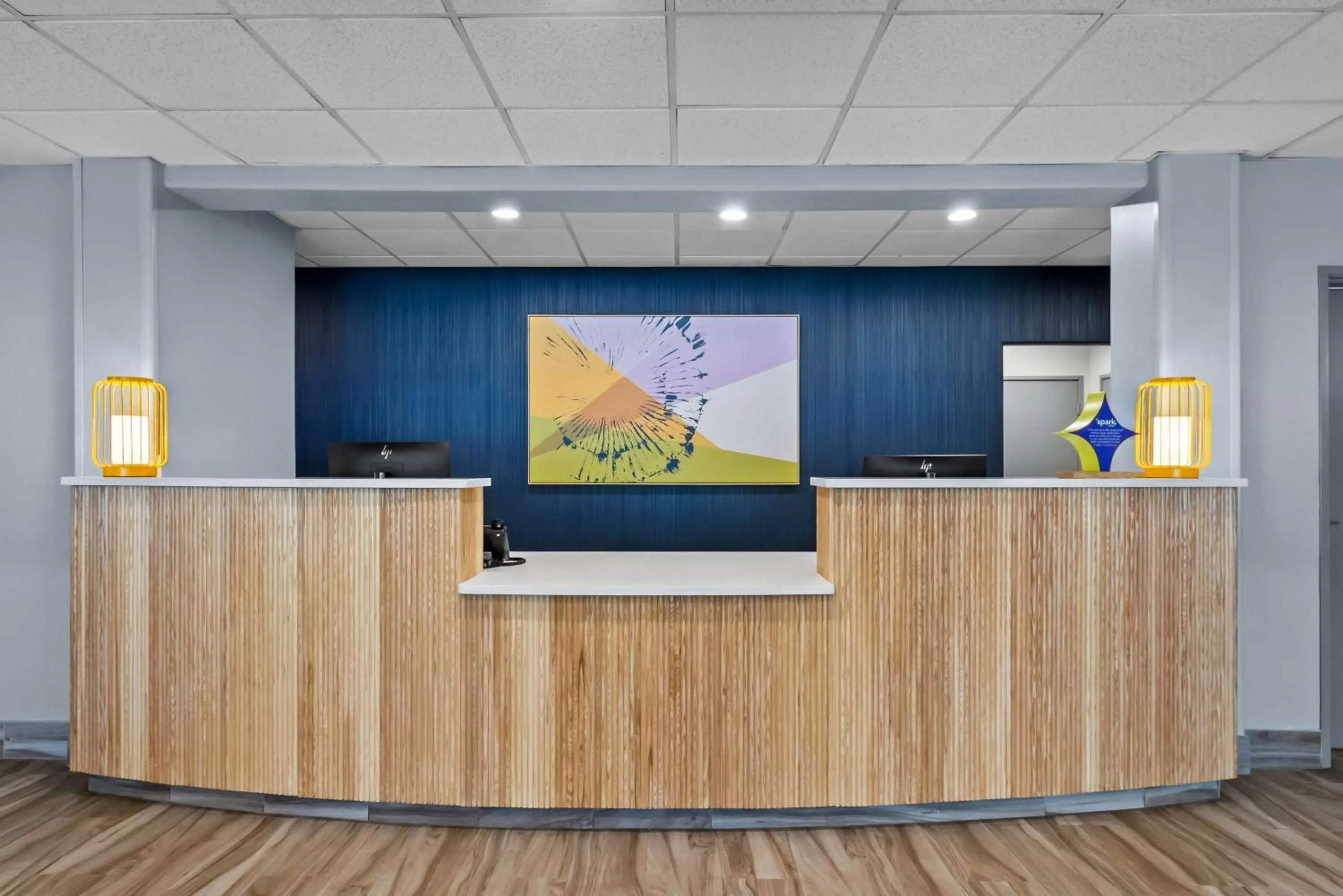 Lobby or reception in Spark by Hilton Selma