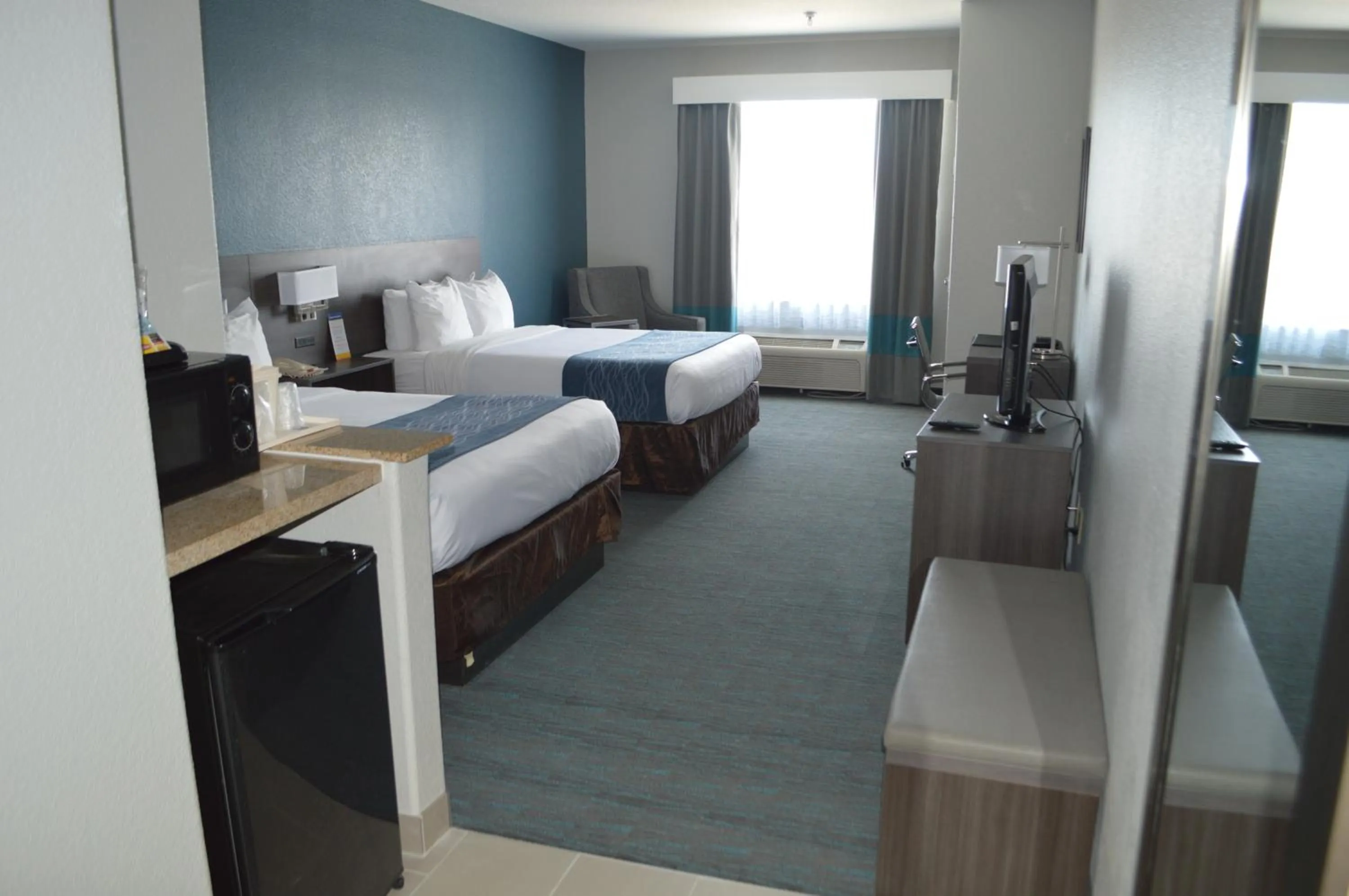 Bed in Comfort Inn & Suites Selma near Randolph AFB