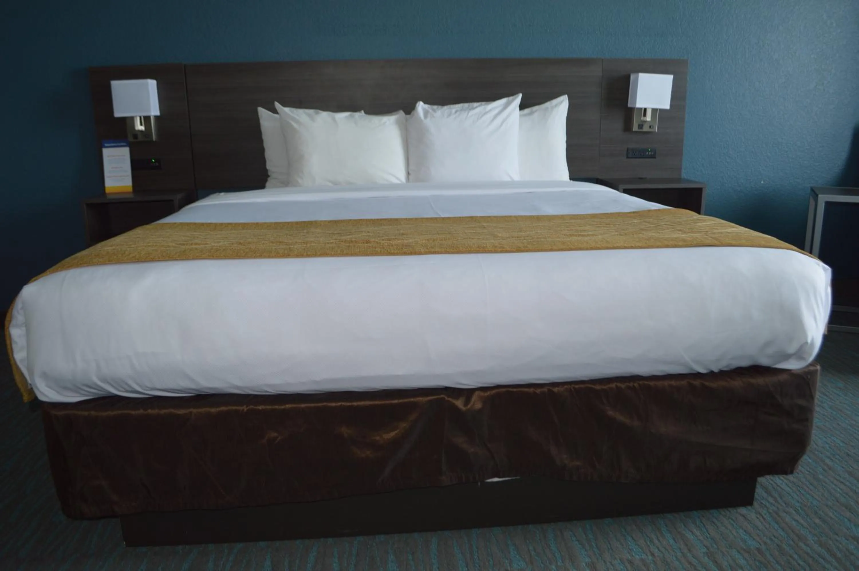 Bedroom, Bed in Comfort Inn & Suites Selma near Randolph AFB