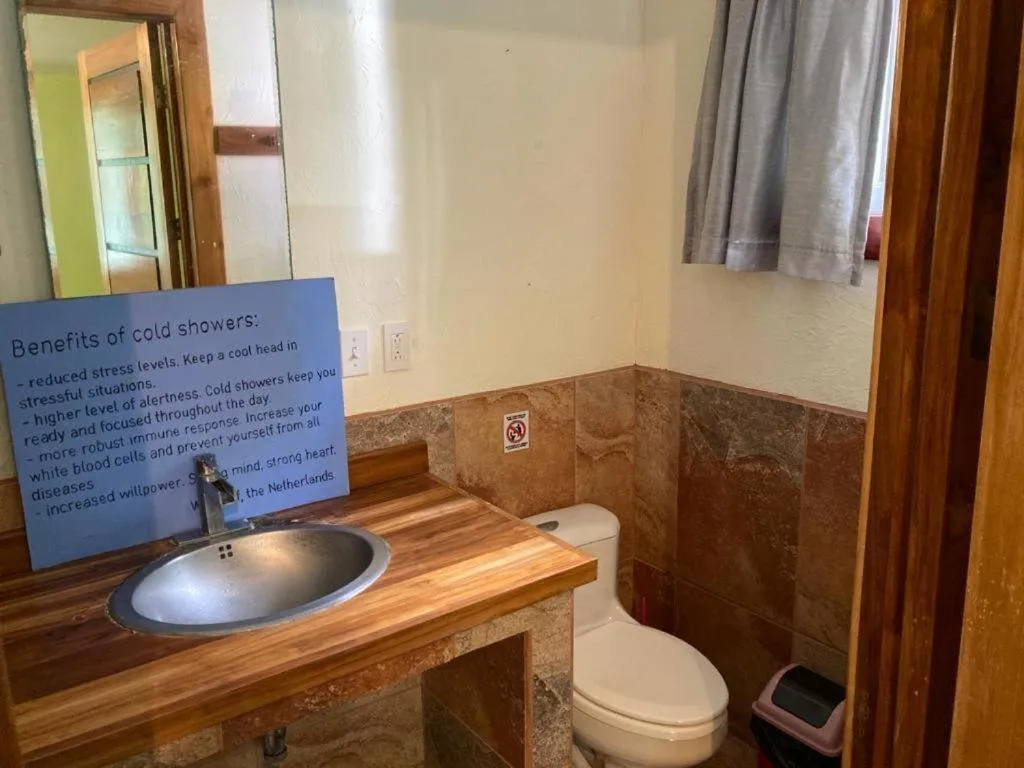 Toilet in Planet B Hostel - Adults Only