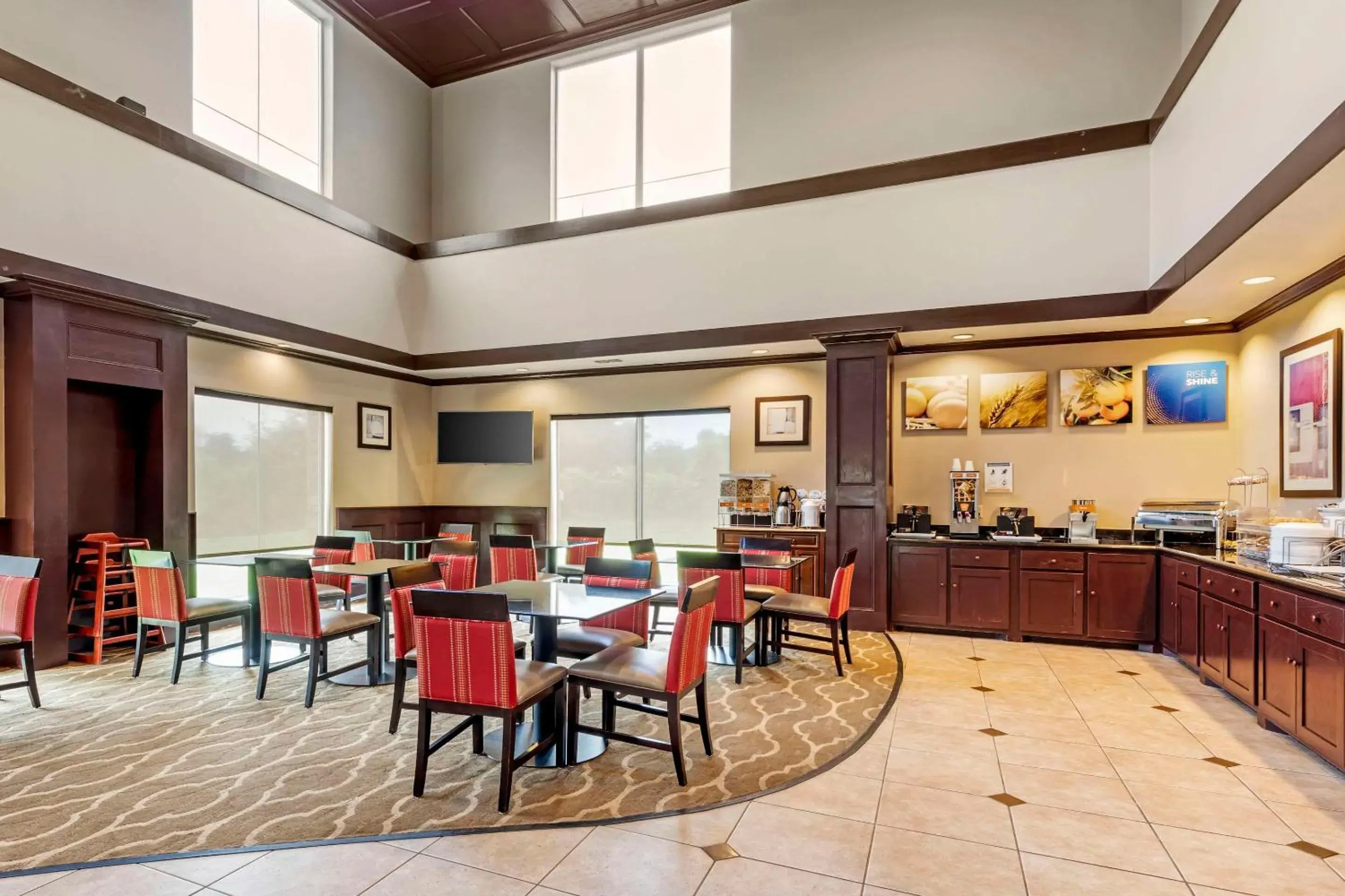 Breakfast in Comfort Suites Palestine Breakfast in Comfort Suites Palestine