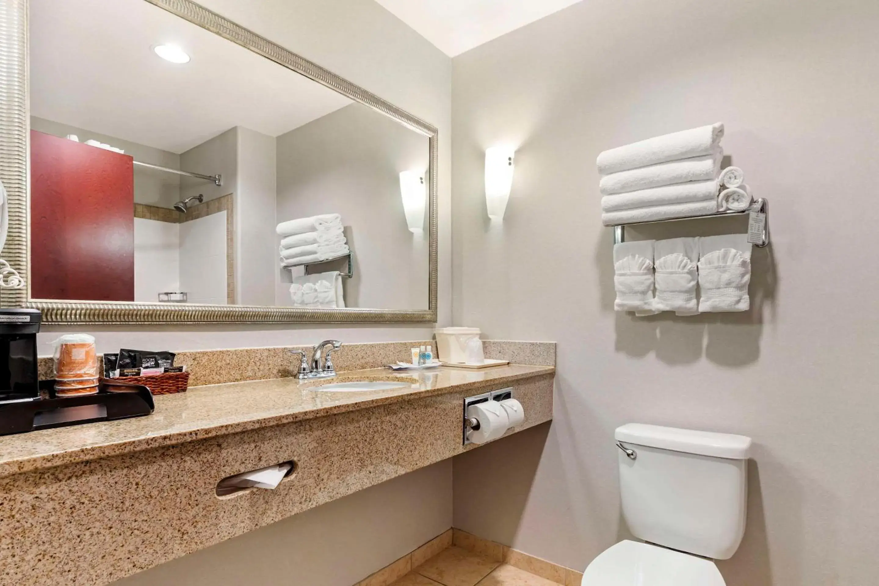 Bedroom in Comfort Suites Palestine Bedroom in Comfort Suites Palestine