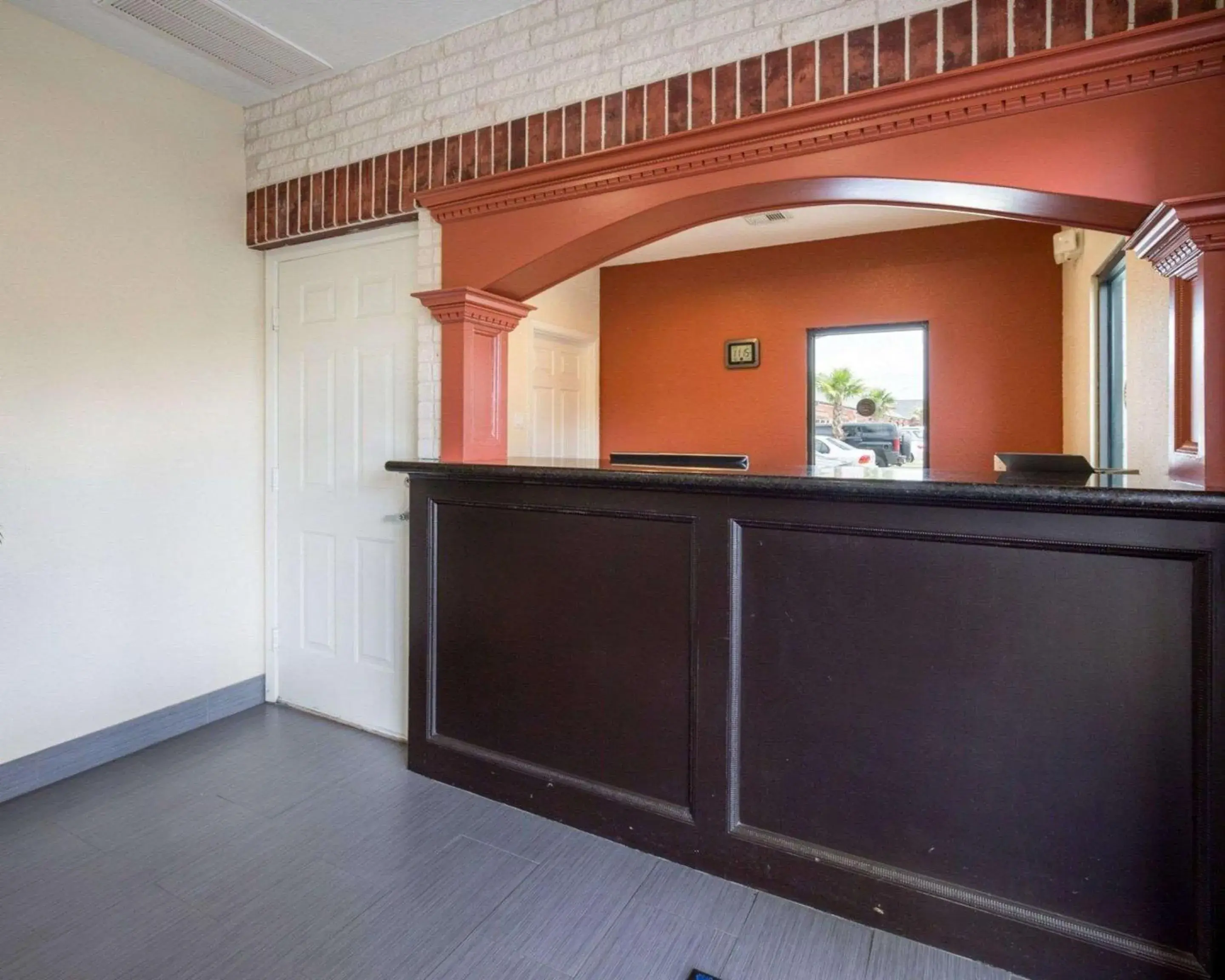 Lobby or reception in Scottish Inn & Suites IAH West Lobby or reception in Scottish Inn & Suites IAH West