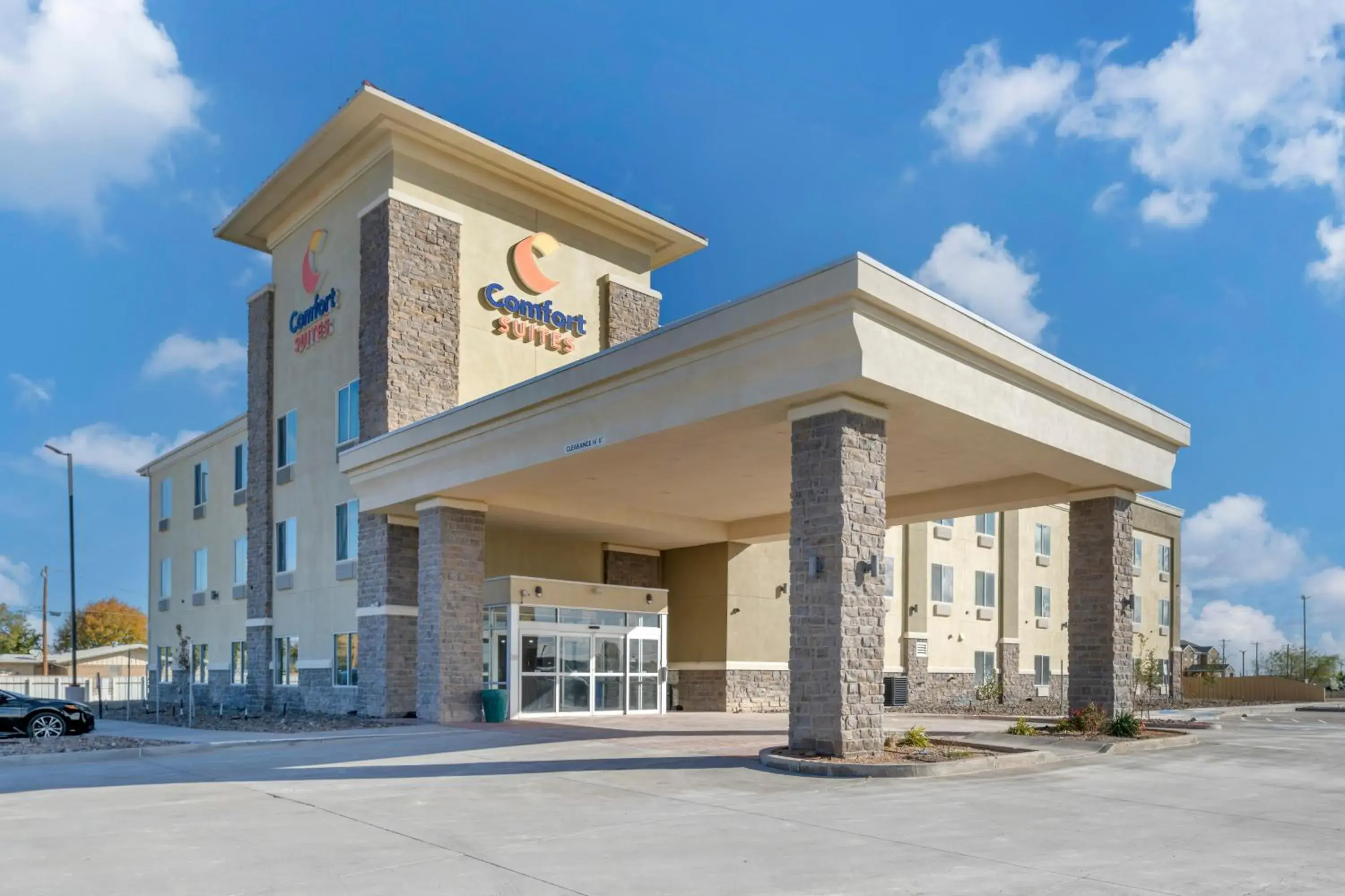 Property building in Comfort Suites Pecos Property building in Comfort Suites Pecos