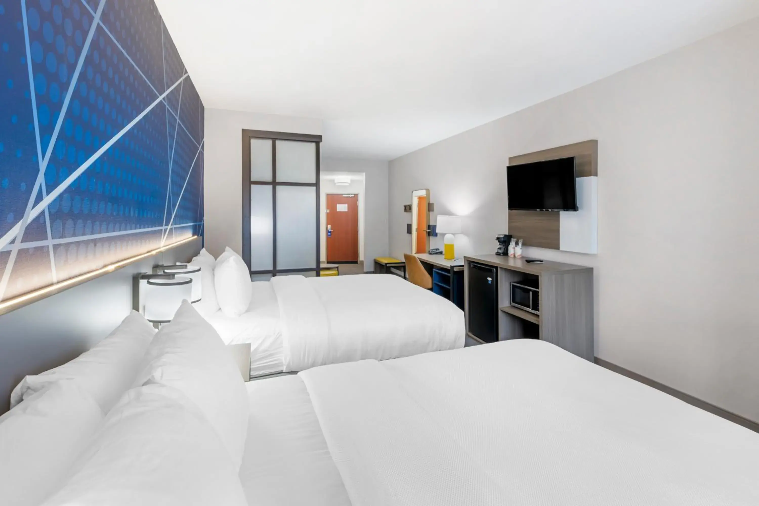 Queen Suite with Two Queen Beds - Accessible/Non-Smoking in Comfort Suites Pecos Queen Suite with Two Queen Beds - Accessible/Non-Smoking in Comfort Suites Pecos