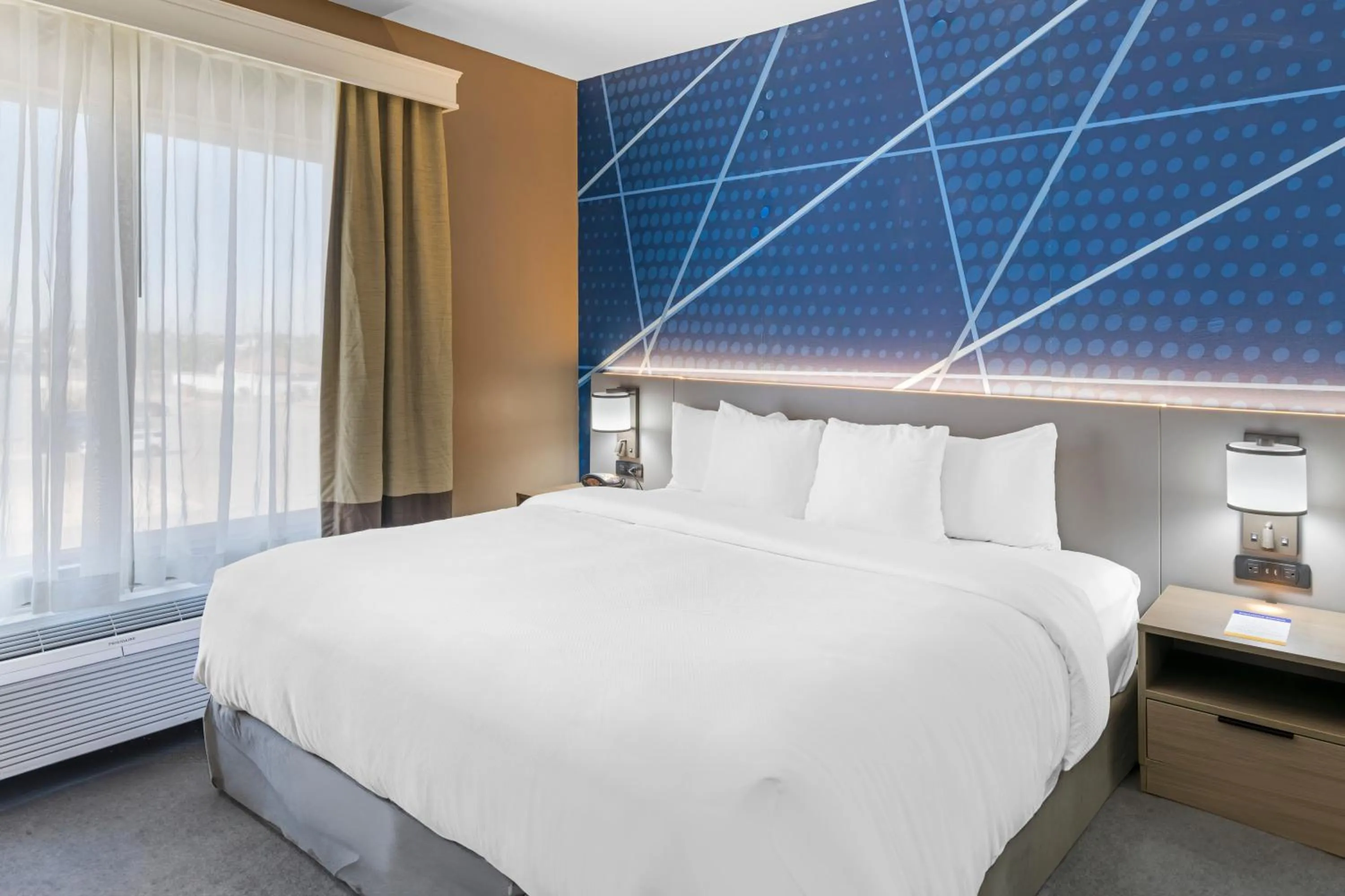 Bed in Comfort Suites Pecos