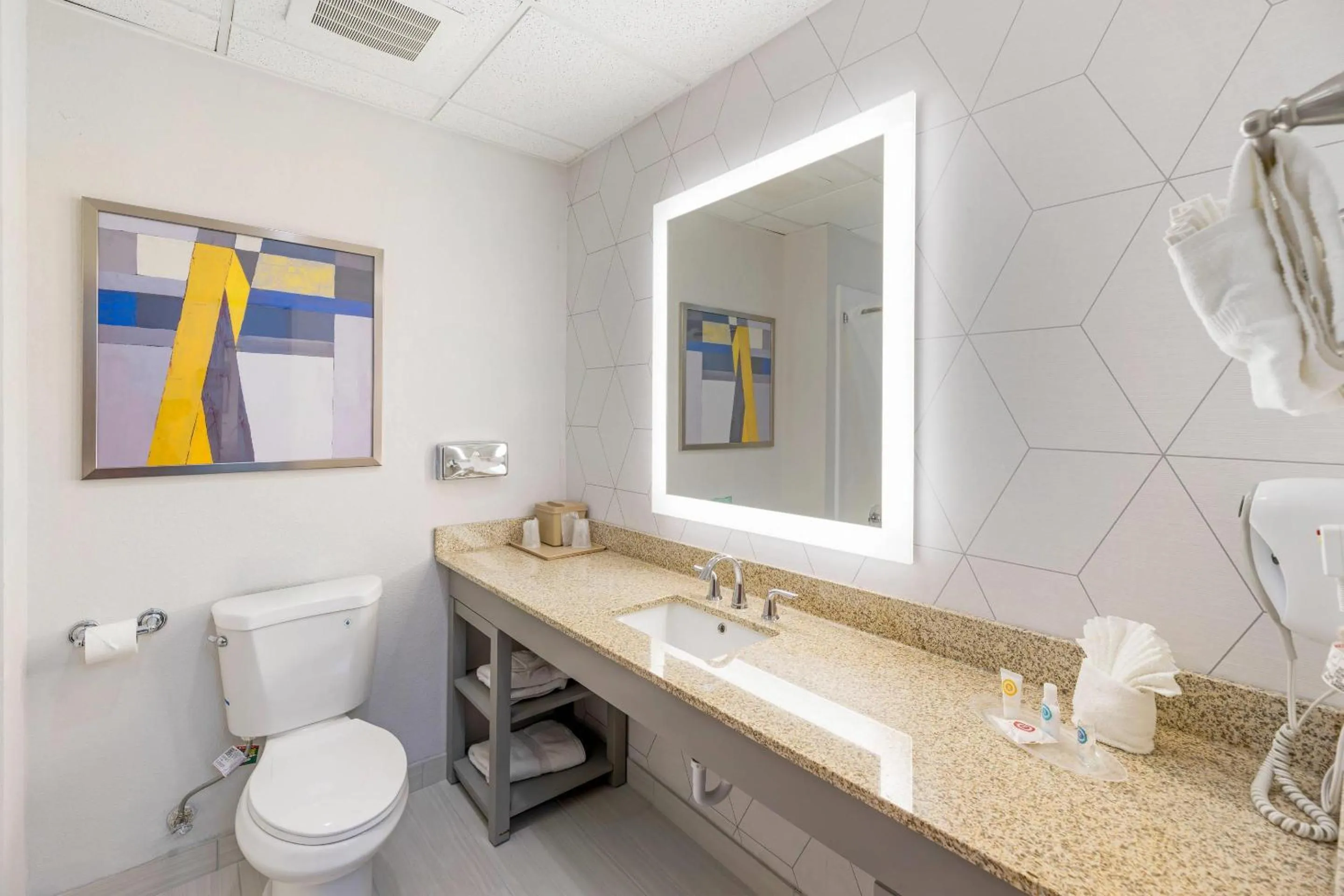 Bedroom in Comfort Suites Pecos