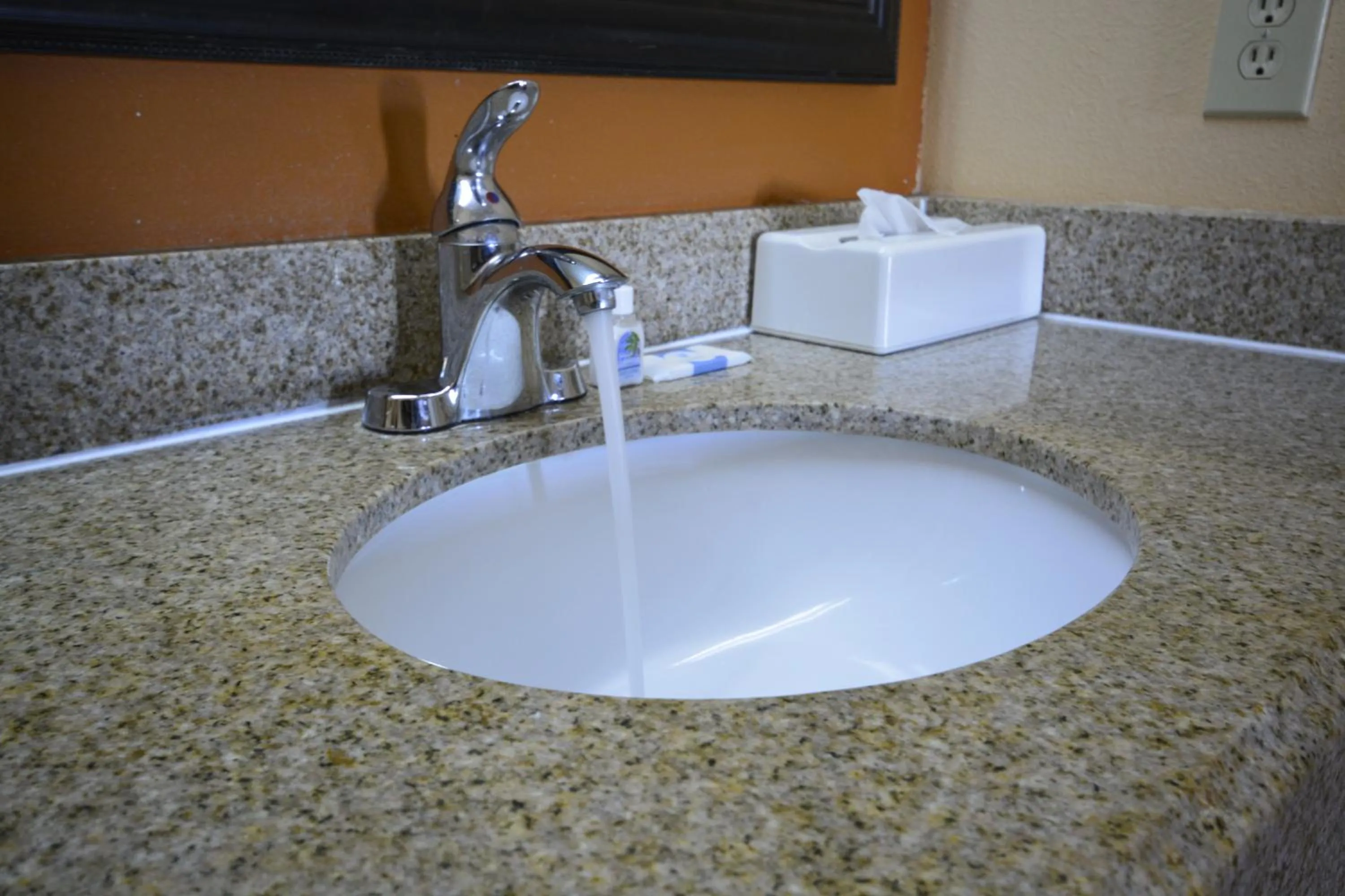 Scottish Inn and Suites Alvin