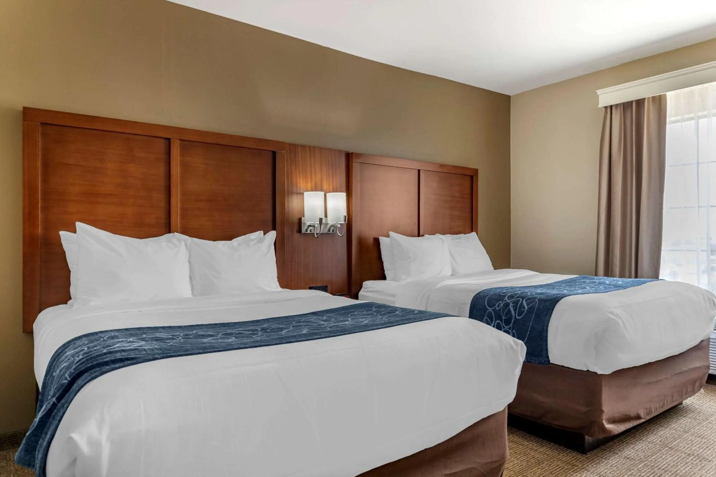 Photo of the whole room, Bed in Comfort Suites Buda - Austin South