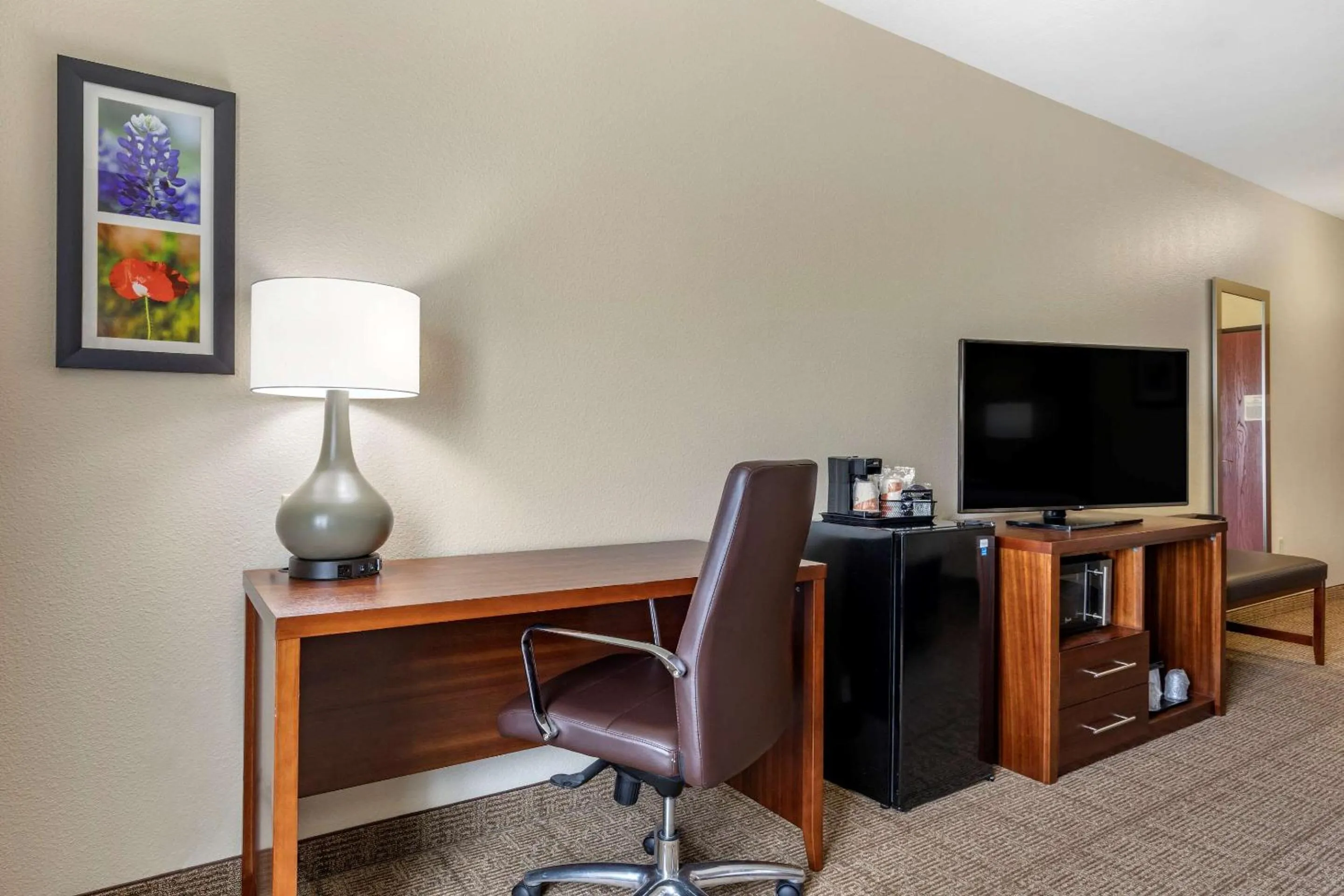 Photo of the whole room in Comfort Inn & Suites Paris