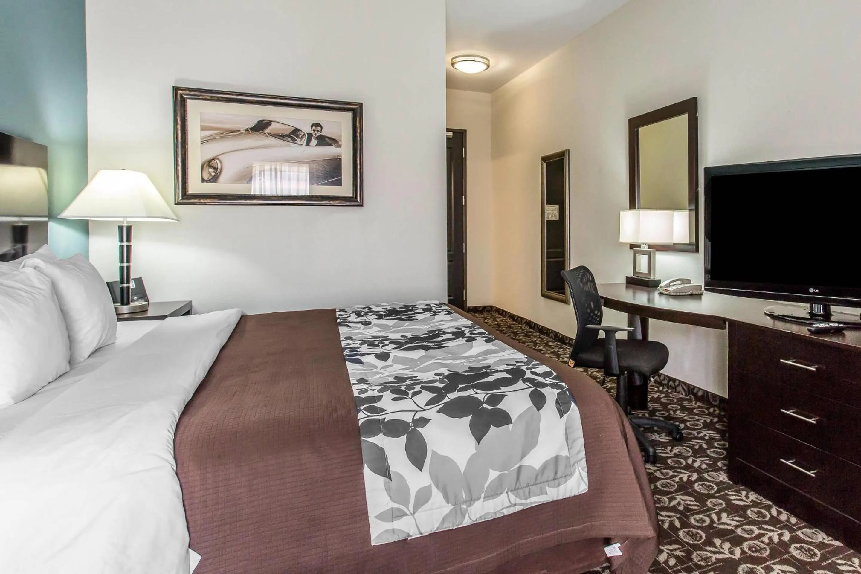 Bedroom, Bed in Sleep Inn & Suites West Medical Center