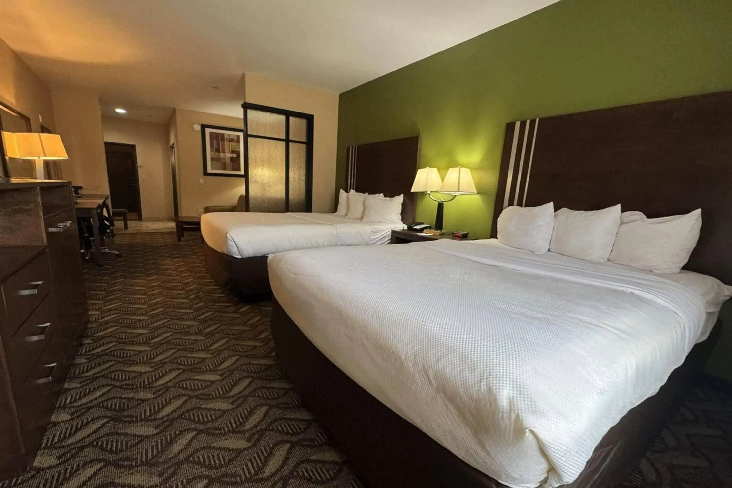 Photo of the whole room, Bed in Baymont by Wyndham Jewett Photo of the whole room, Bed in Baymont by Wyndham Jewett