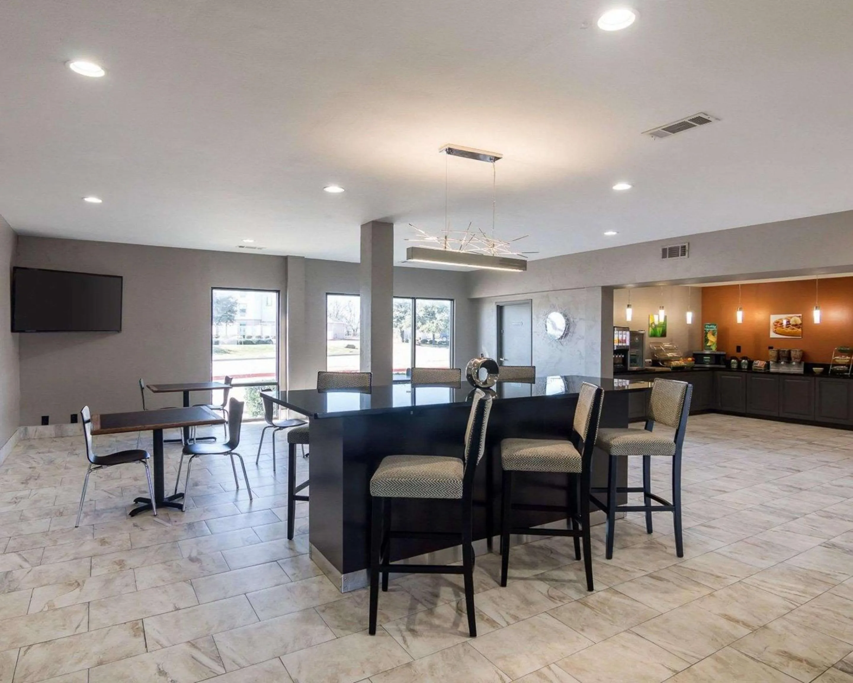 Restaurant/places to eat in Days Inn by Wyndham Fort Worth North / Fossil Creek