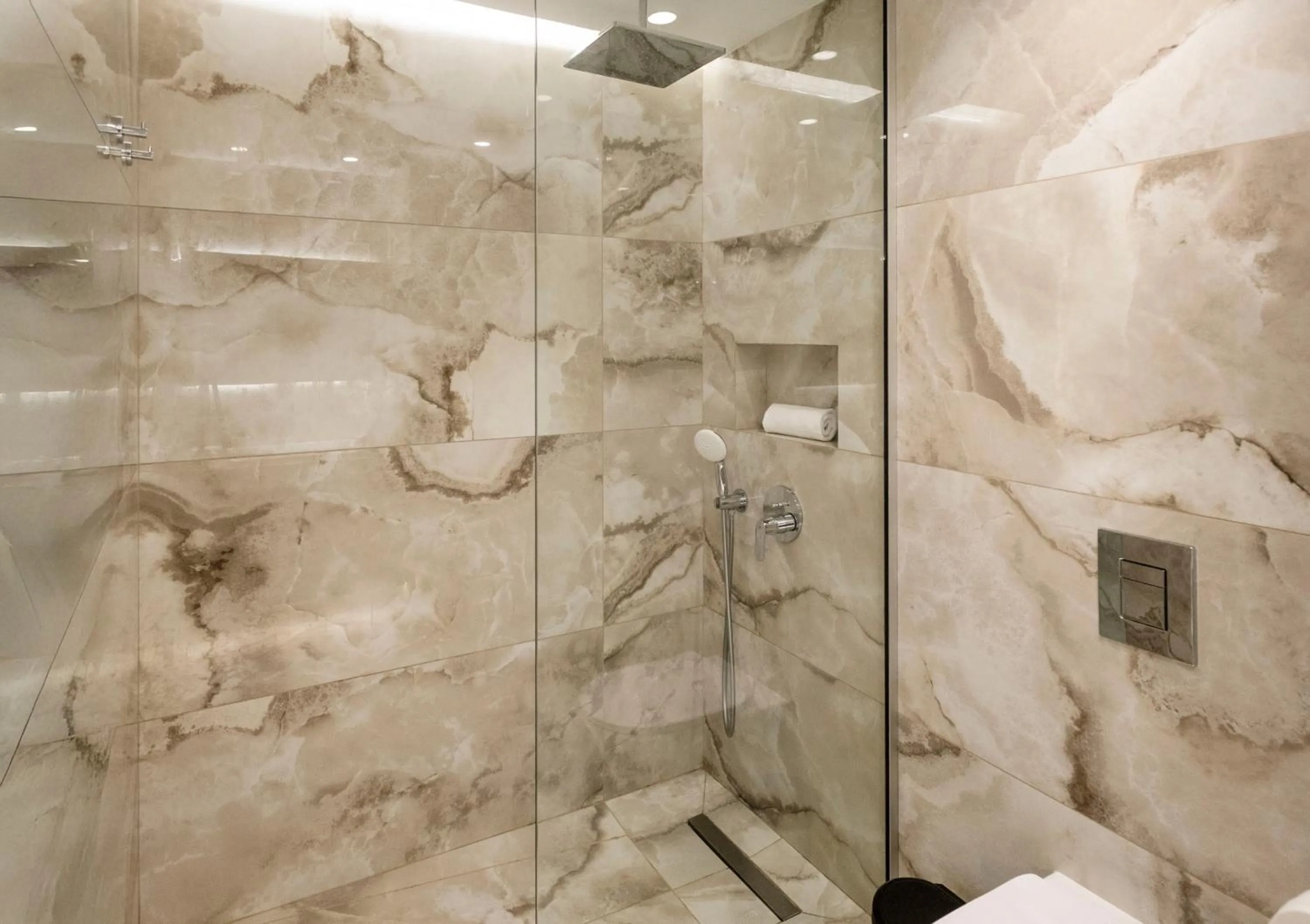 Bathroom in St George Beach Hotel & Spa Resort