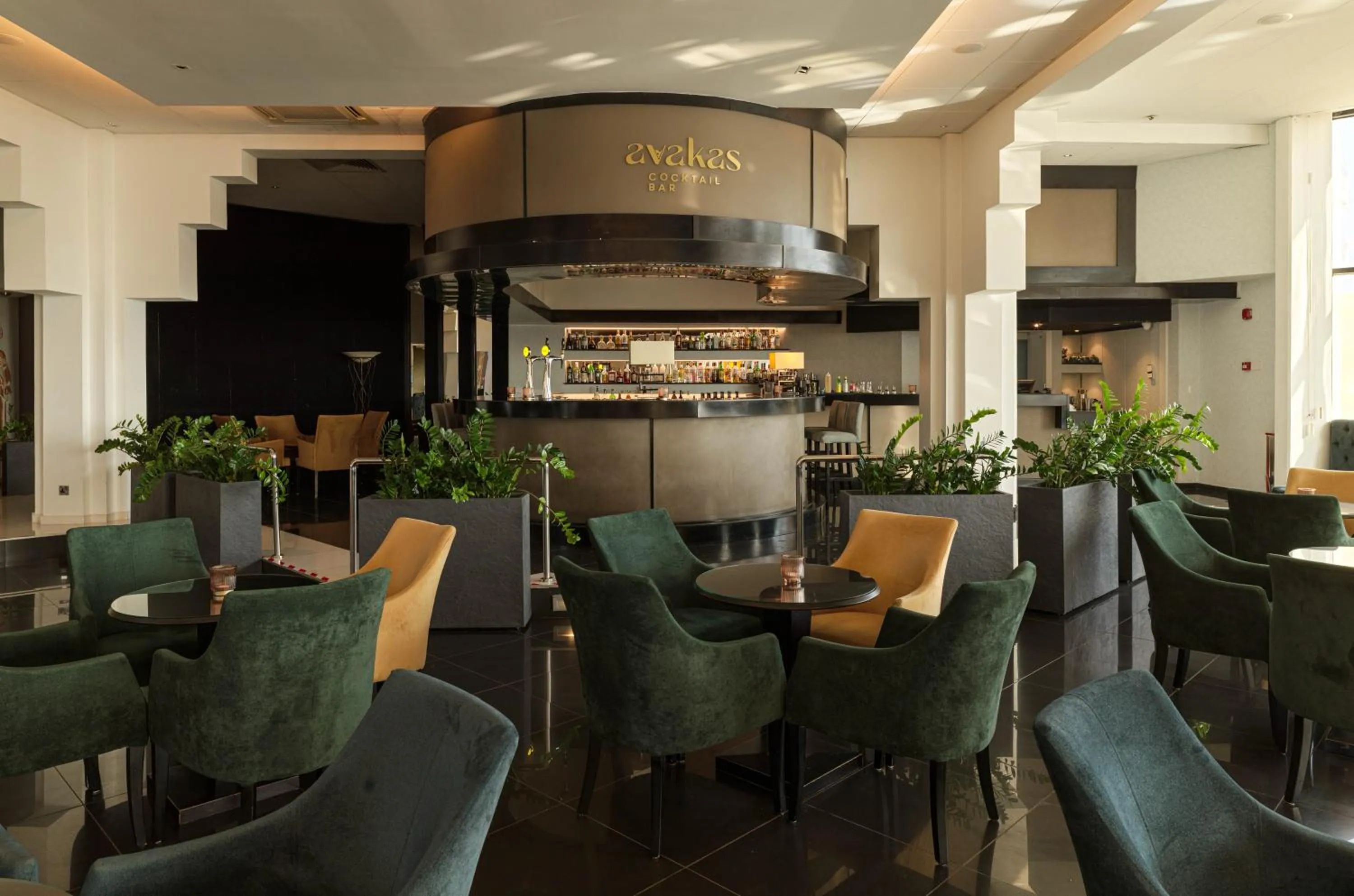 Lounge or bar in St George Beach Hotel & Spa Resort