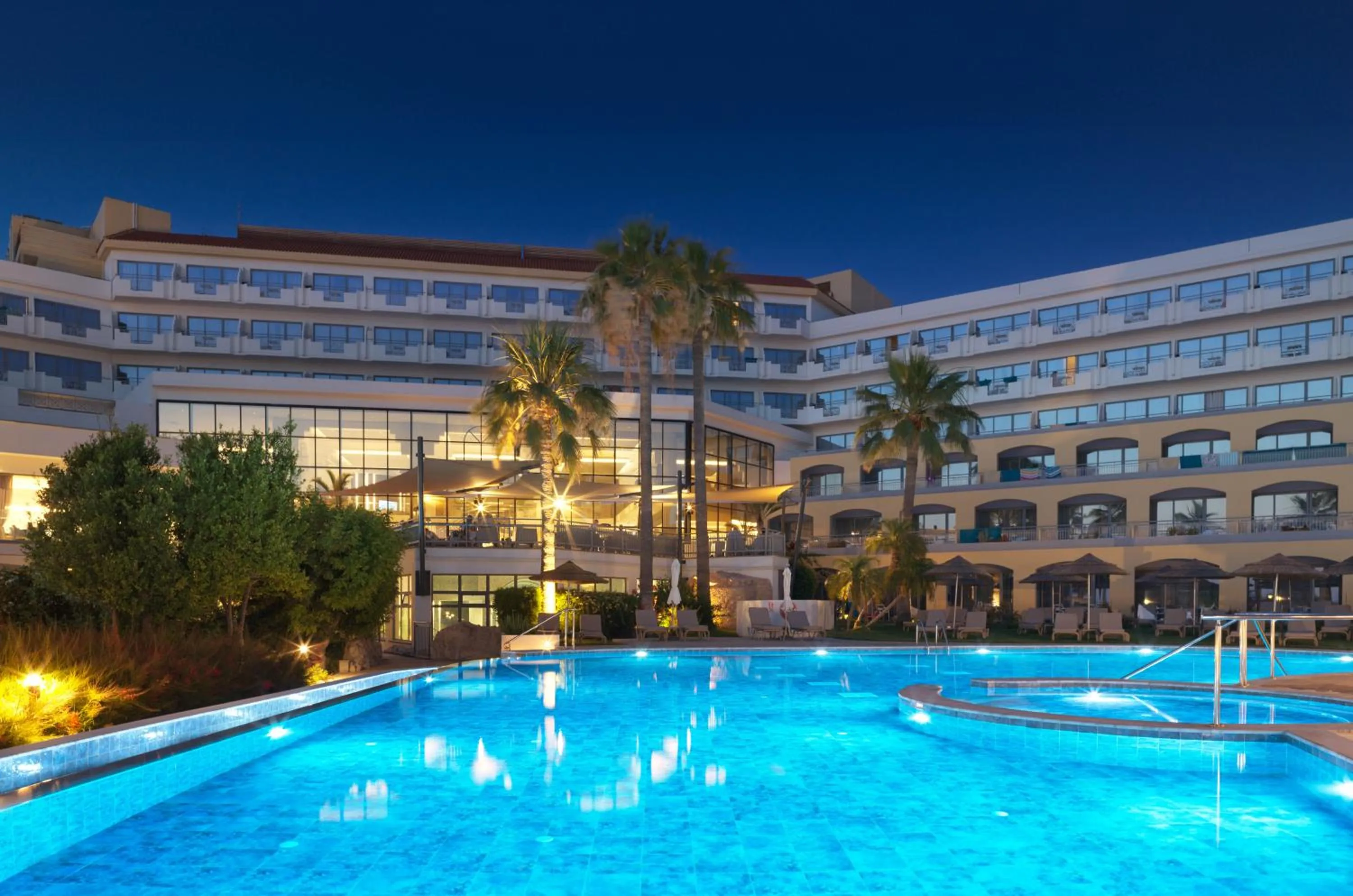Swimming pool in St George Beach Hotel & Spa Resort