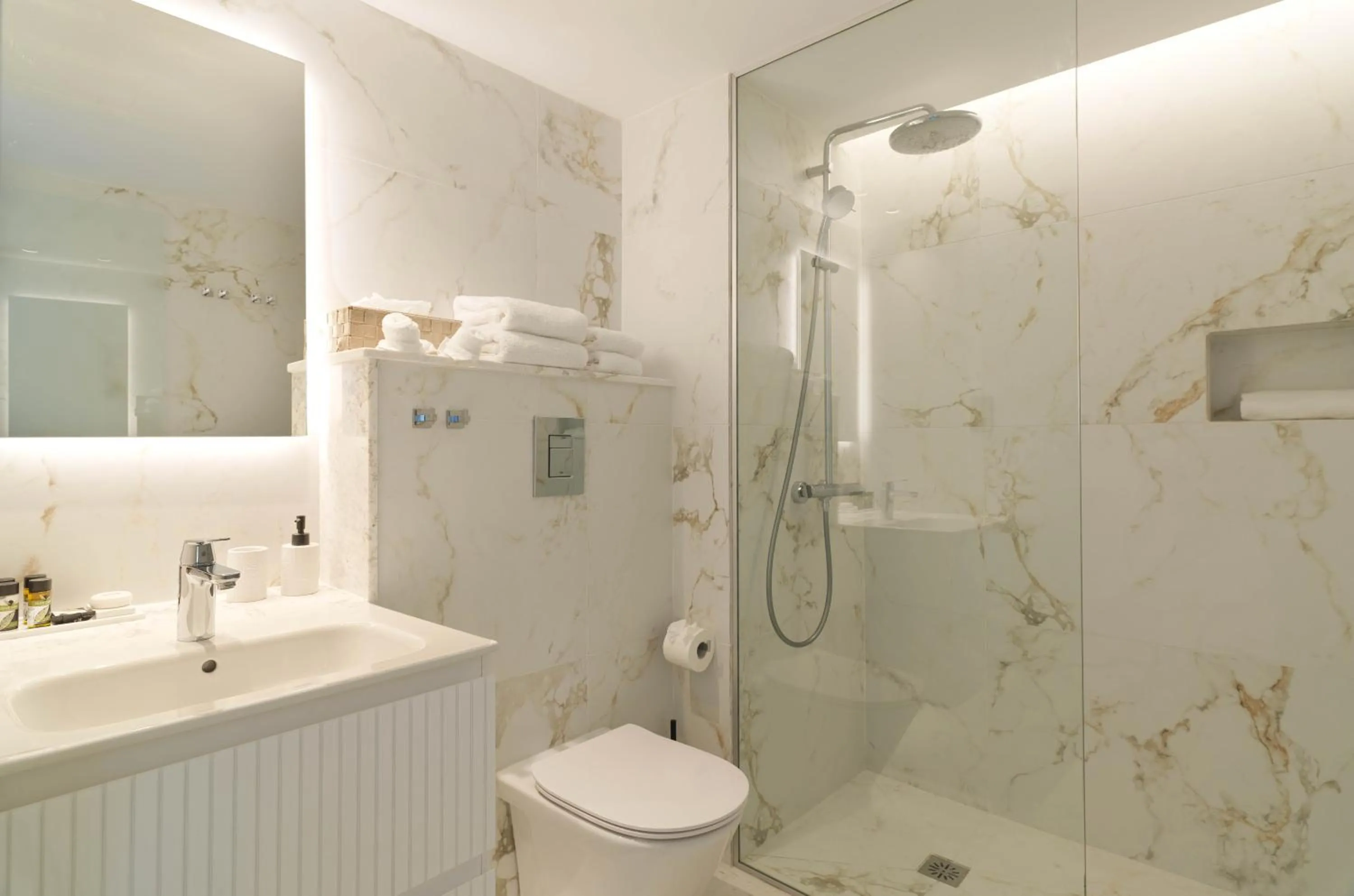 Bathroom in St George Beach Hotel & Spa Resort