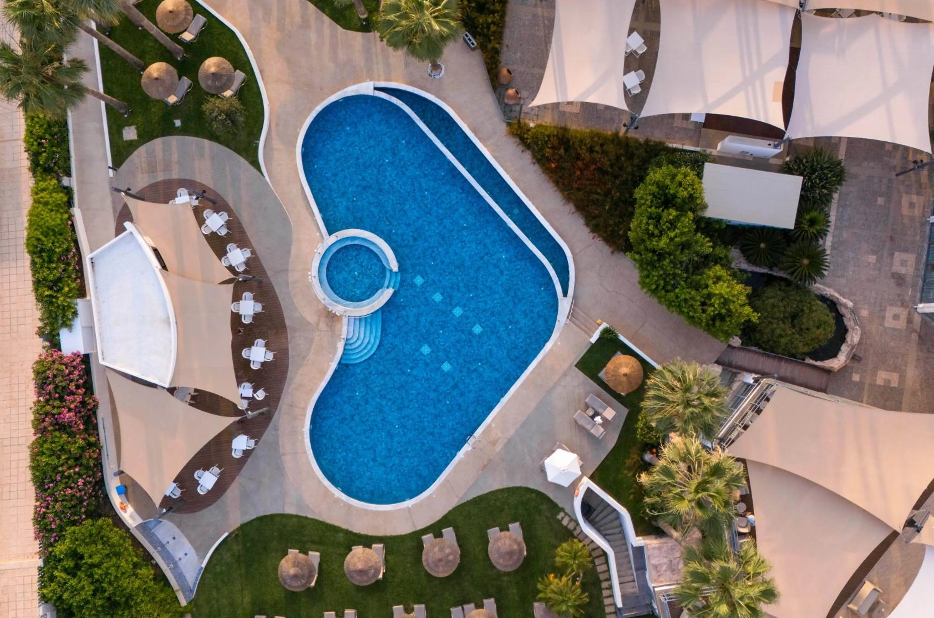 Swimming pool in St George Beach Hotel & Spa Resort