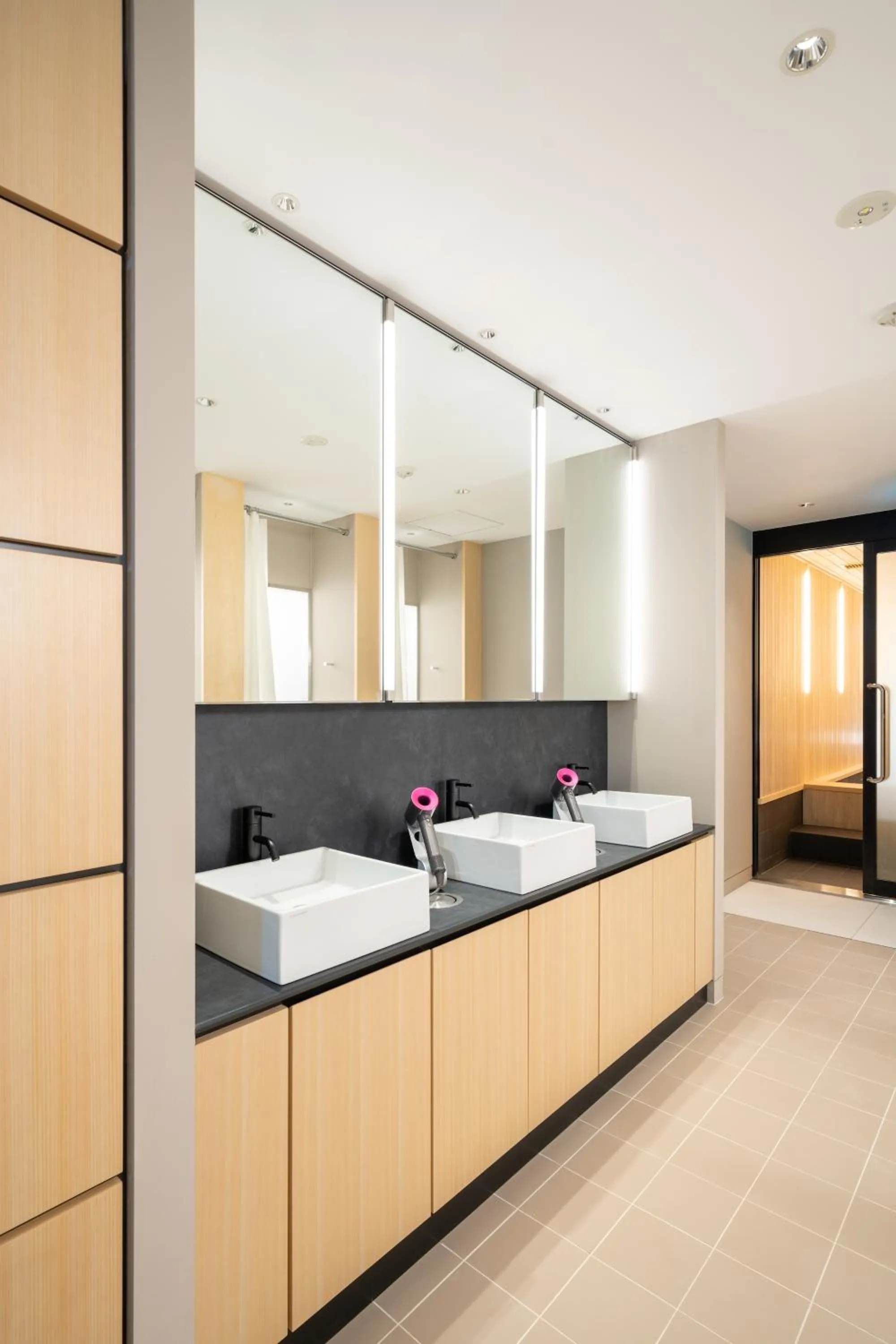 Public Bath in CAFE/MINIMAL HOTEL OUR OUR