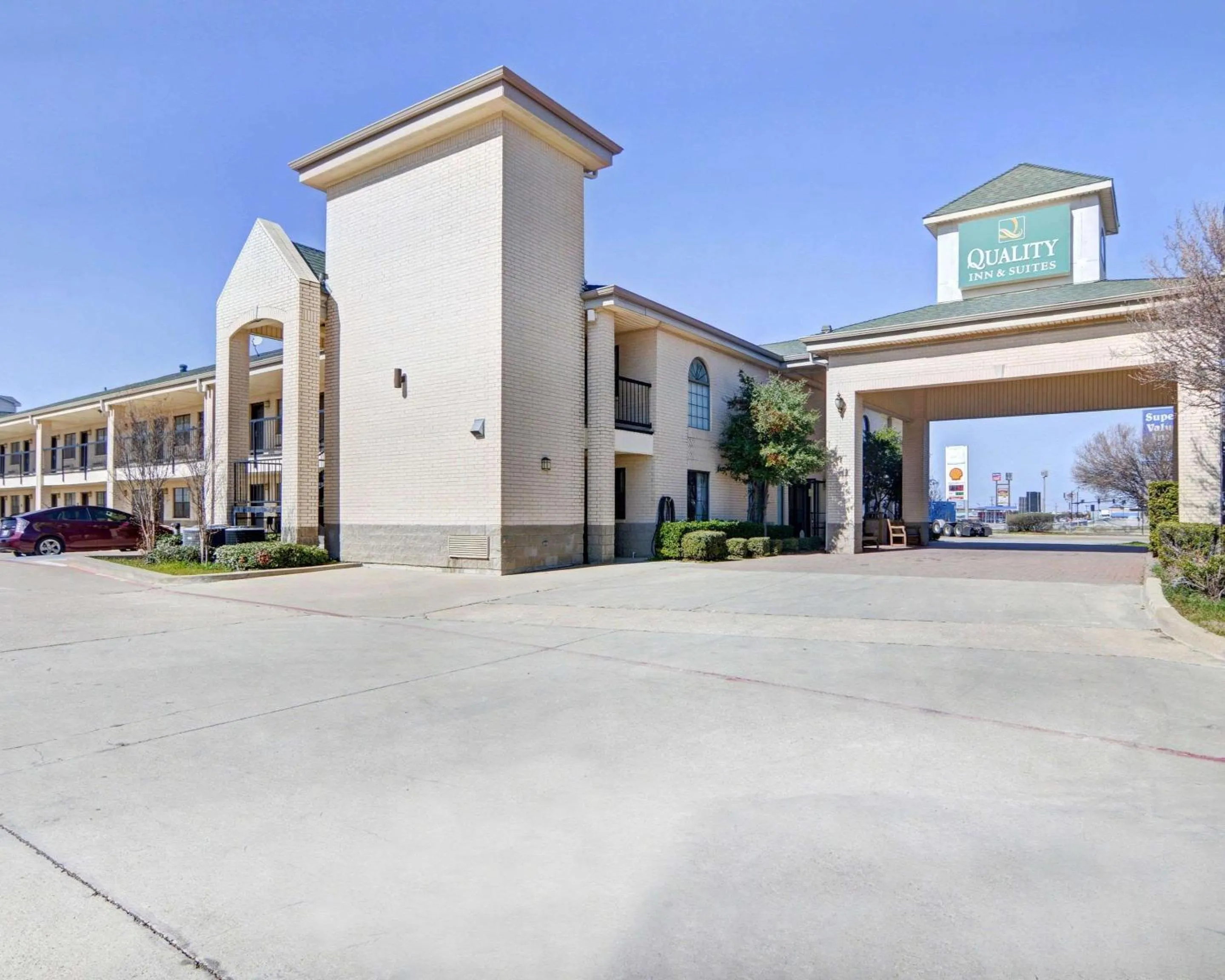 Property building in Quality Inn & Suites Weatherford
