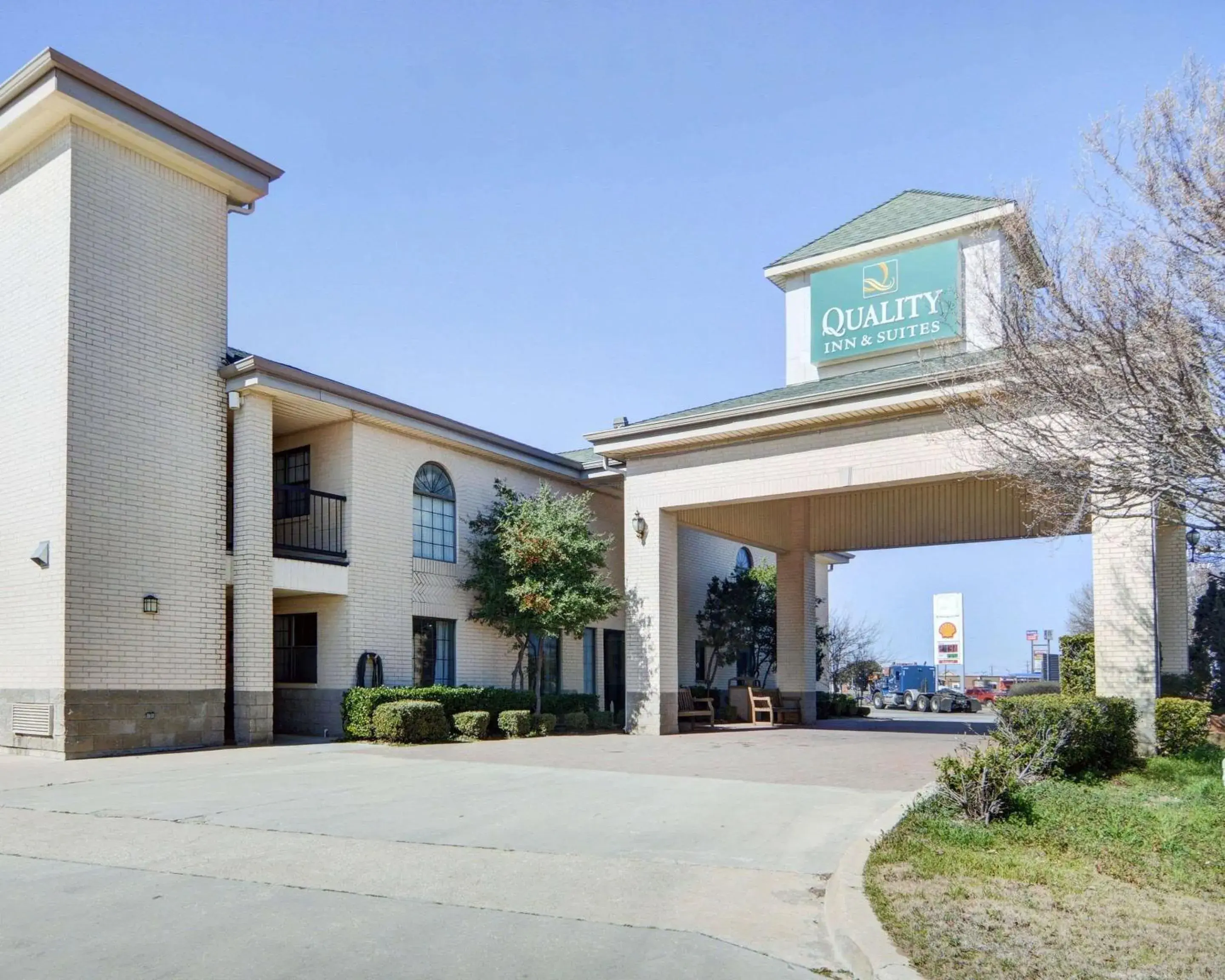 Property building in Quality Inn & Suites Weatherford Property building in Quality Inn & Suites Weatherford