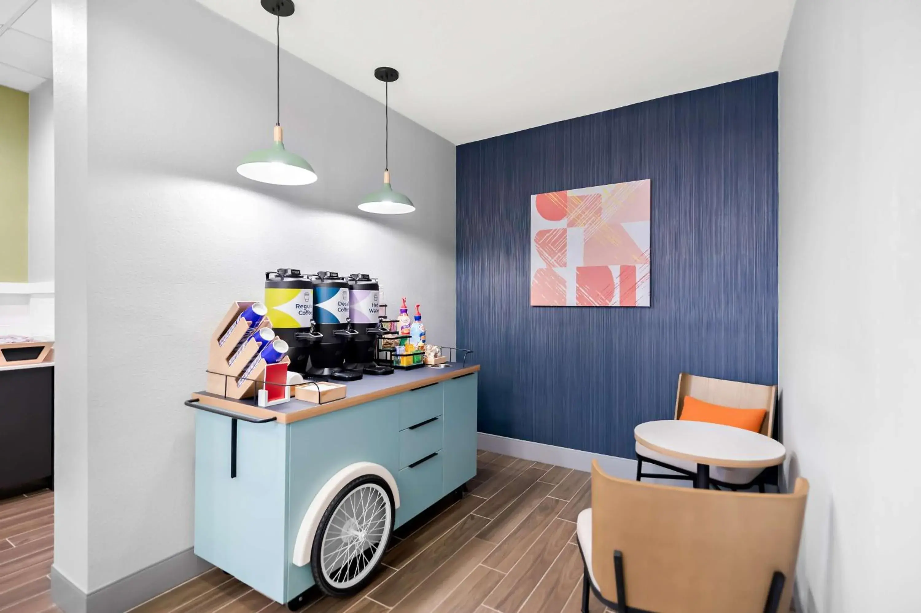 Dining area in Hawthorn Suites by Wyndham Longview Dining area in Hawthorn Suites by Wyndham Longview