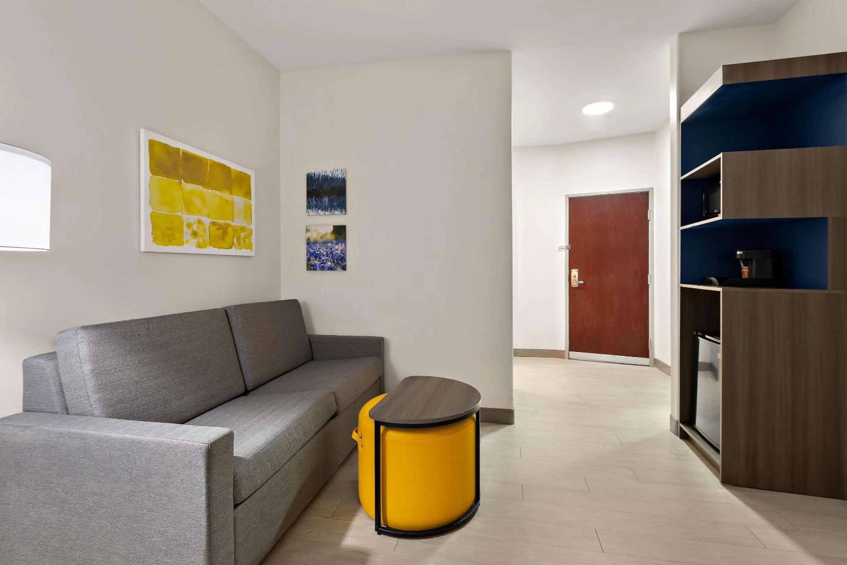 Bedroom in Comfort Suites Bastrop