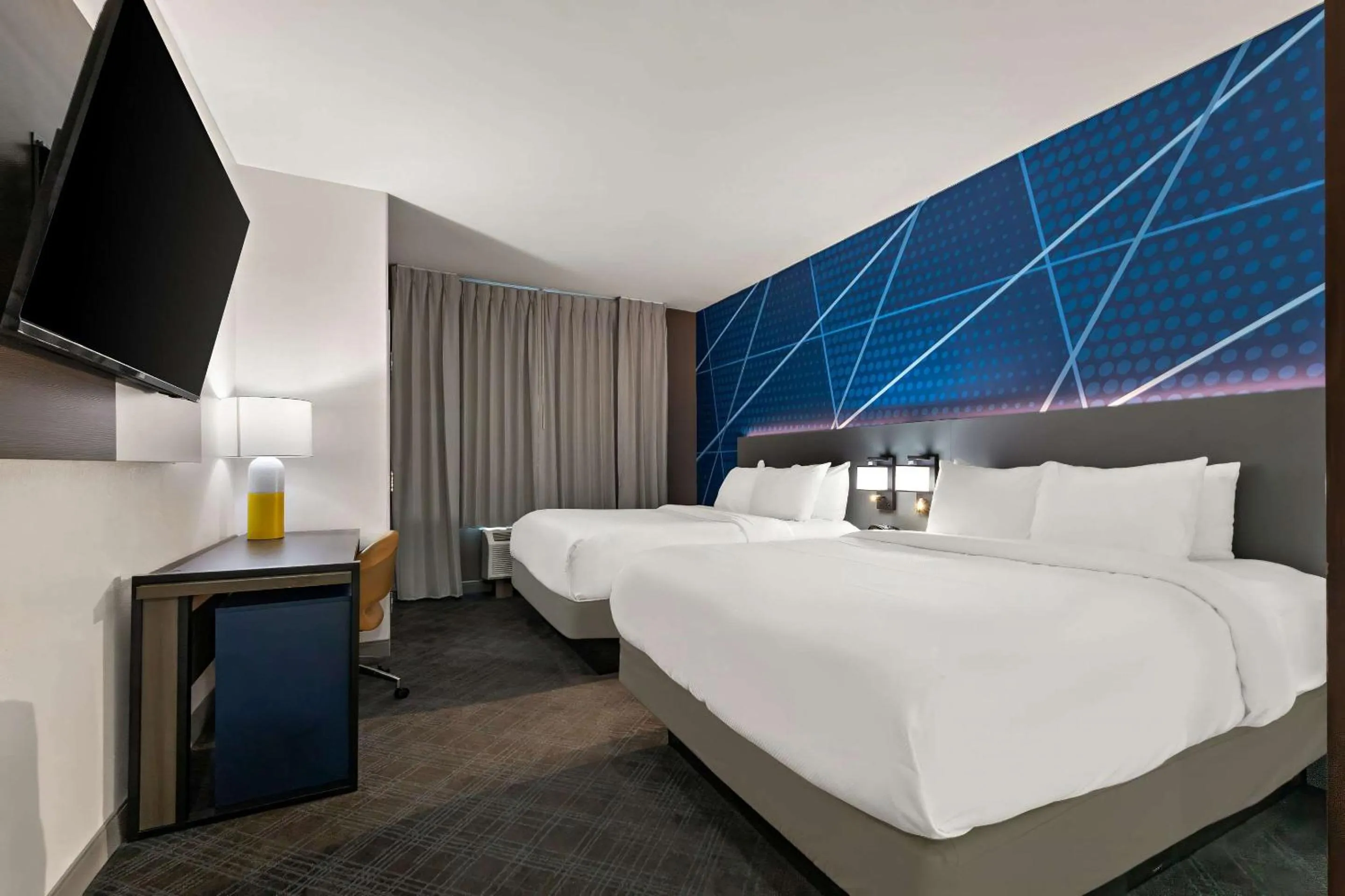 Bedroom, Bed in Comfort Suites Bastrop