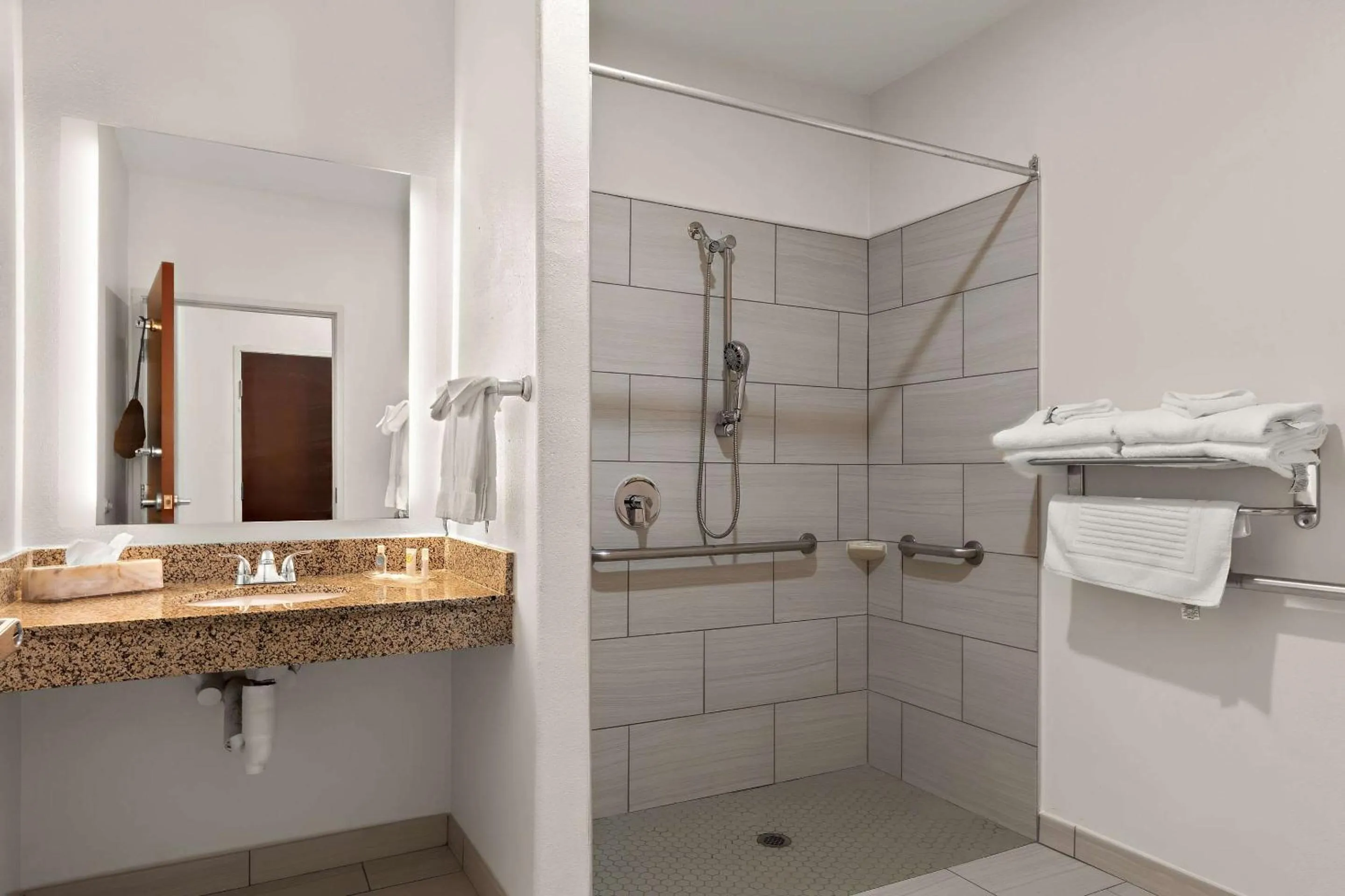 Bathroom in Comfort Suites Bastrop