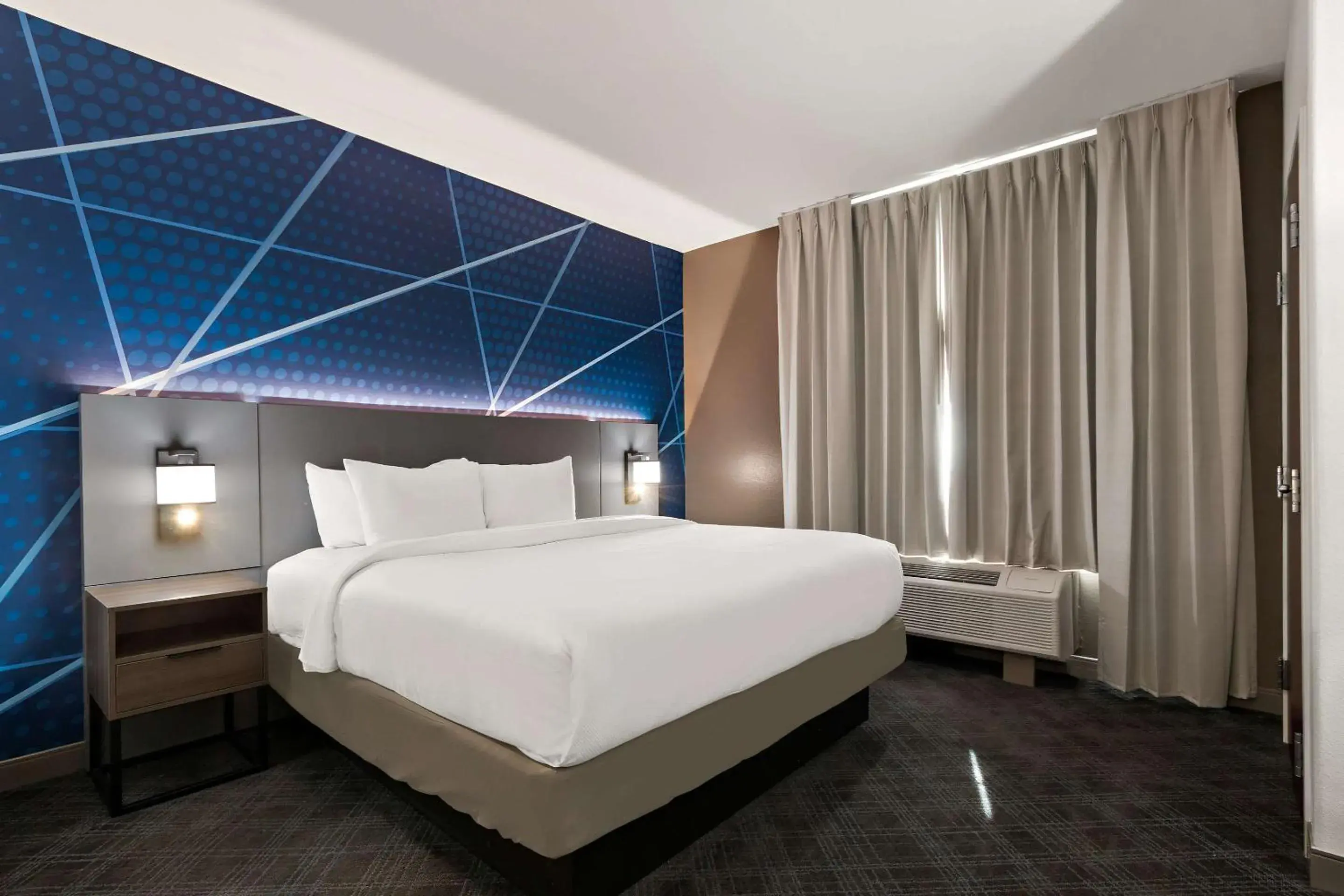 Bedroom, Bed in Comfort Suites Bastrop Bedroom, Bed in Comfort Suites Bastrop